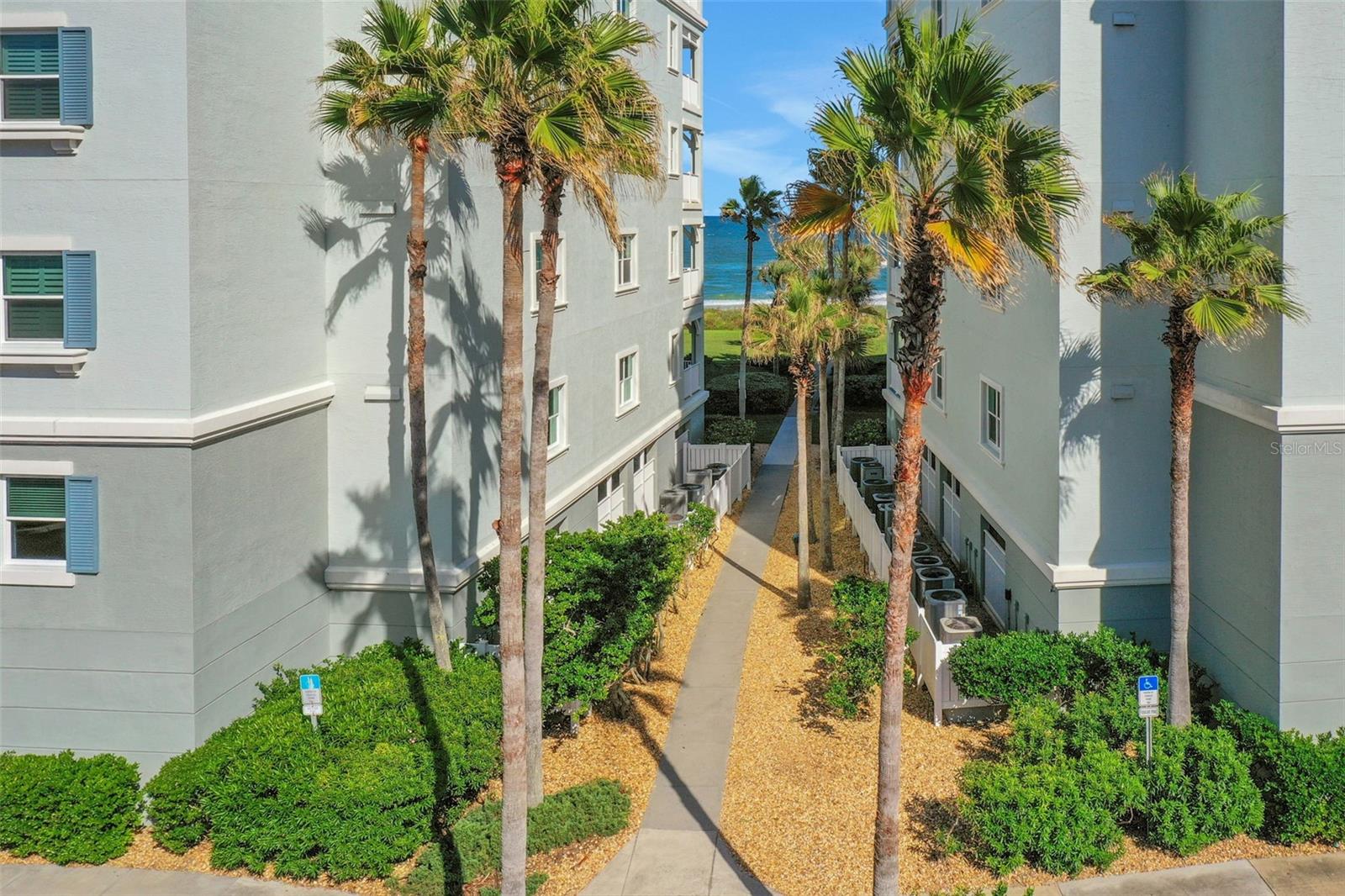 Image 43 of 65 For 700 Cinnamon Beach Way 624