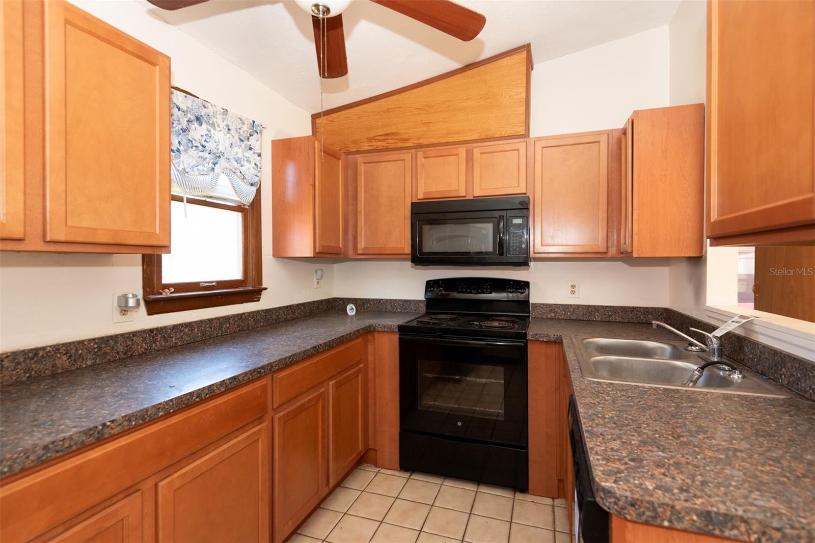 Image 11 of 40 For 202 Gerona Road