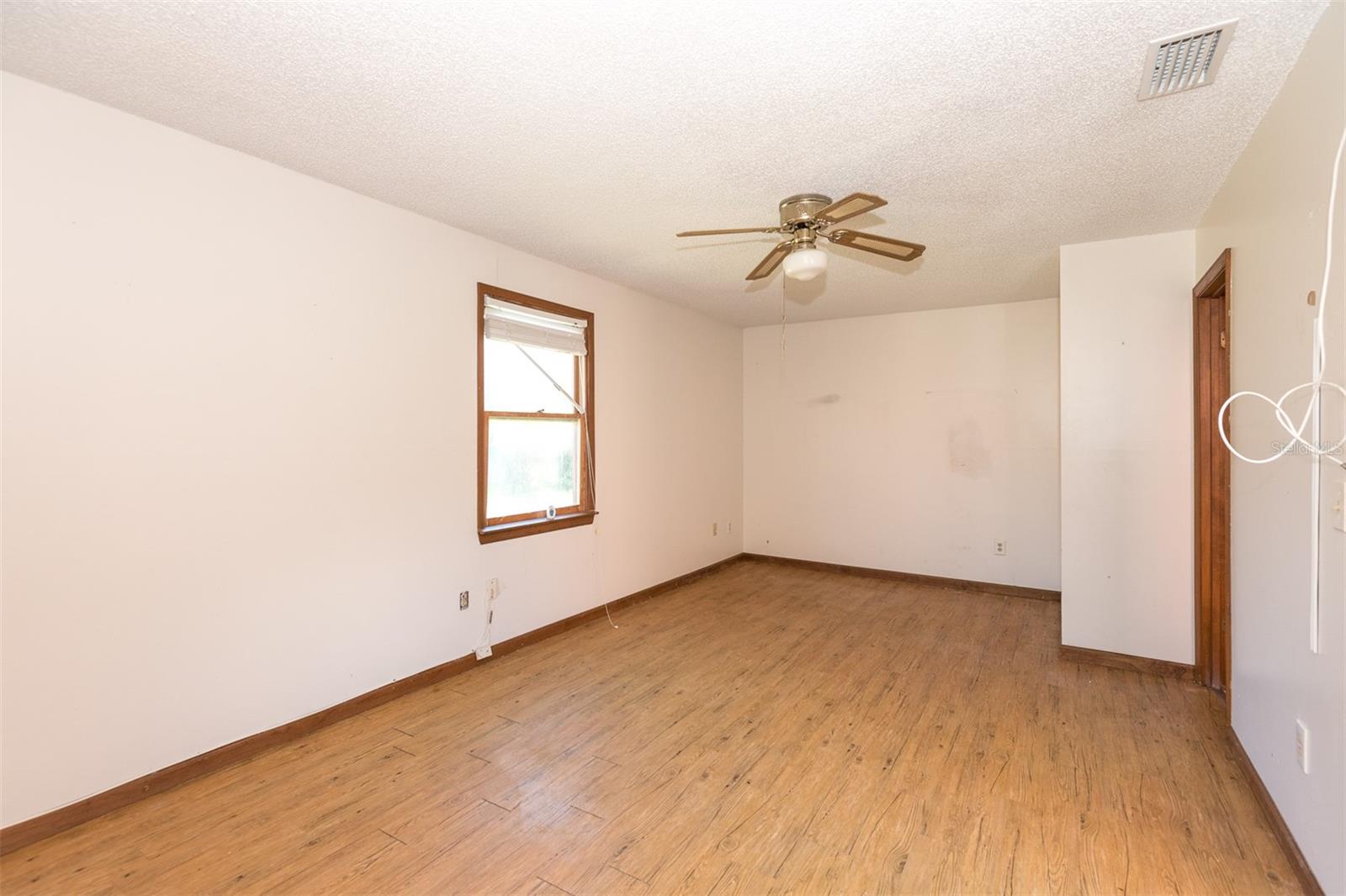 Image 13 of 40 For 202 Gerona Road