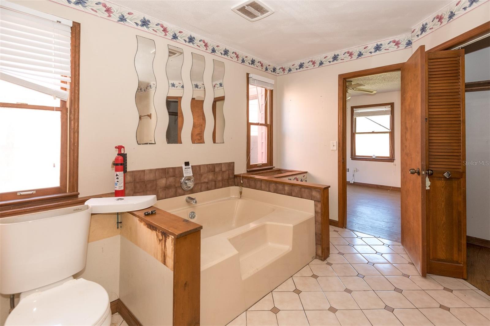 Image 17 of 40 For 202 Gerona Road