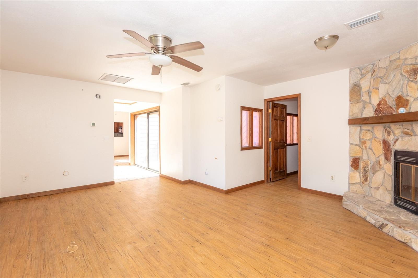 Image 8 of 40 For 202 Gerona Road