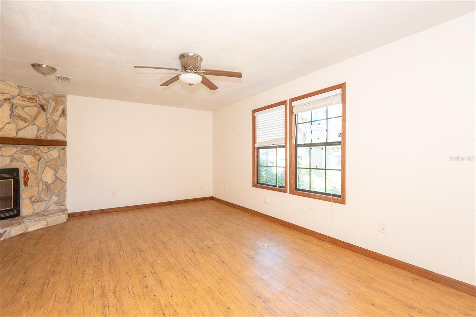 Image 9 of 40 For 202 Gerona Road