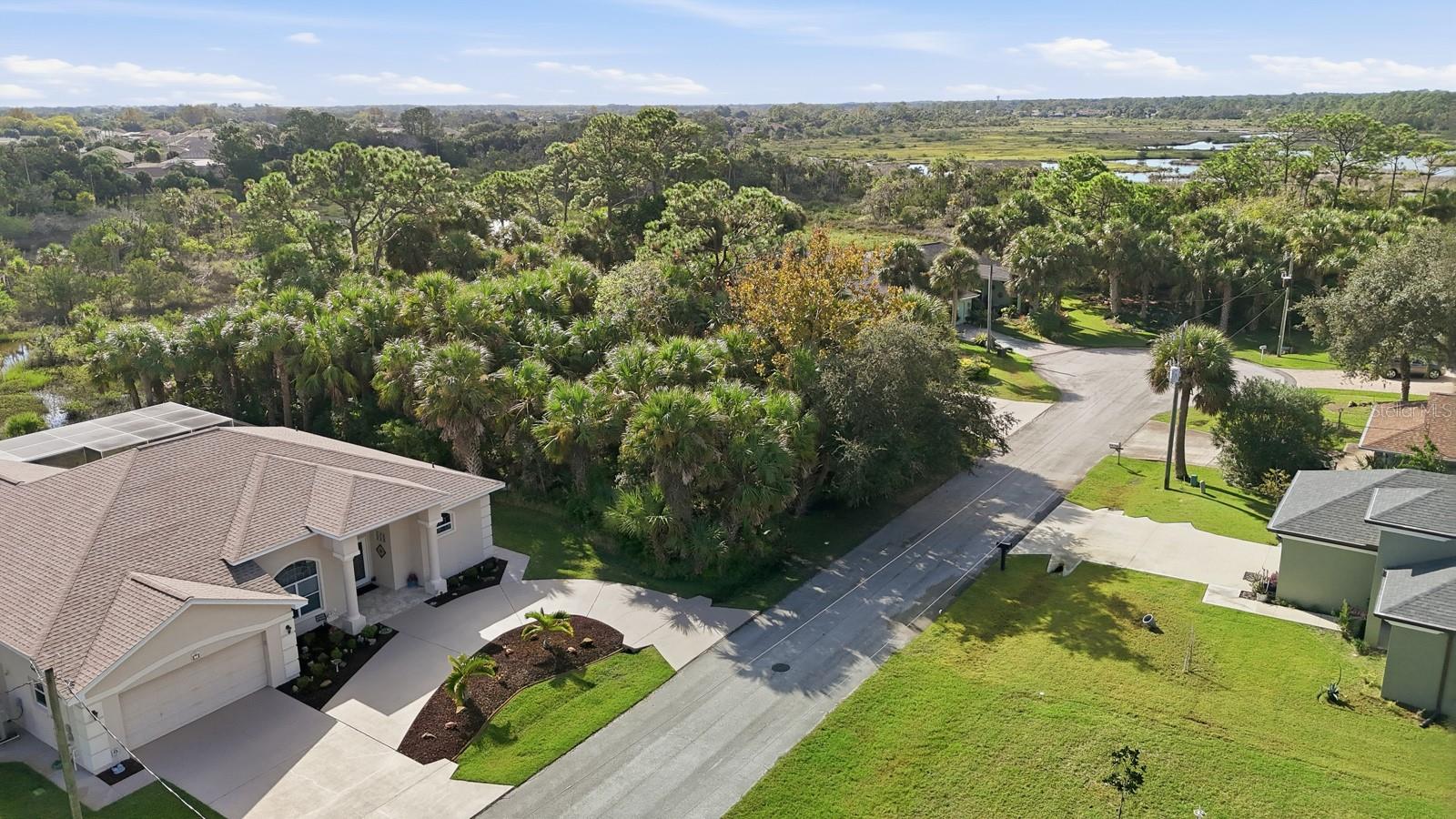 Image 5 of 21 For 9 Cayuga Court