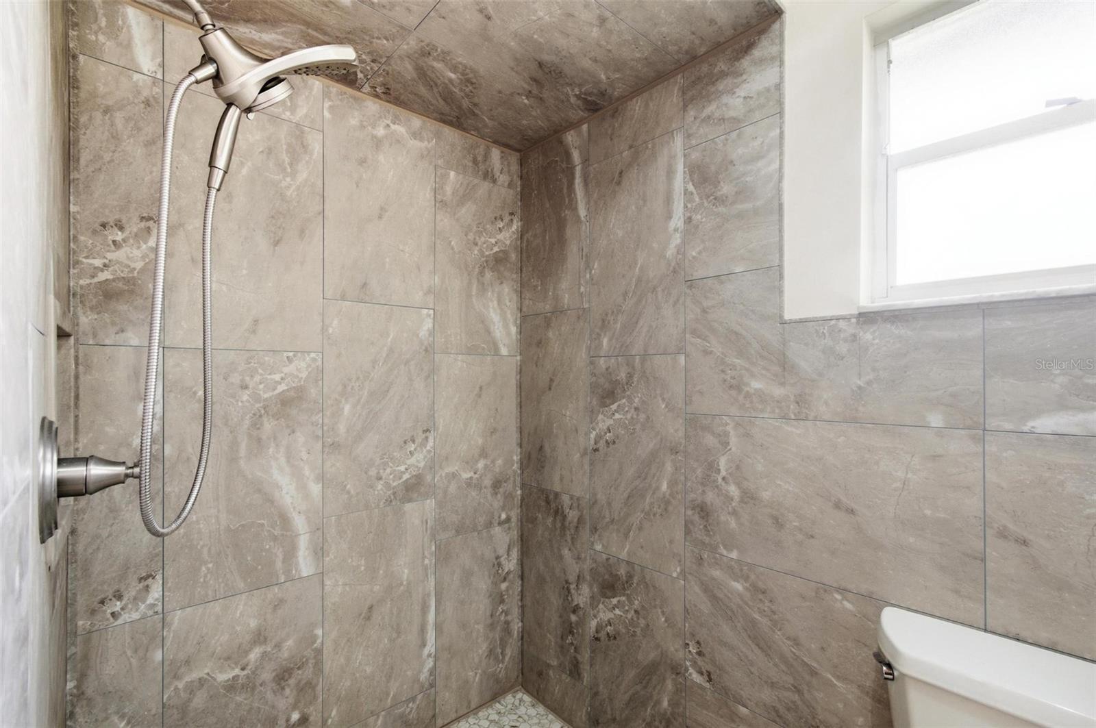 Image 23 of 65 For 7 Beechwood Lane