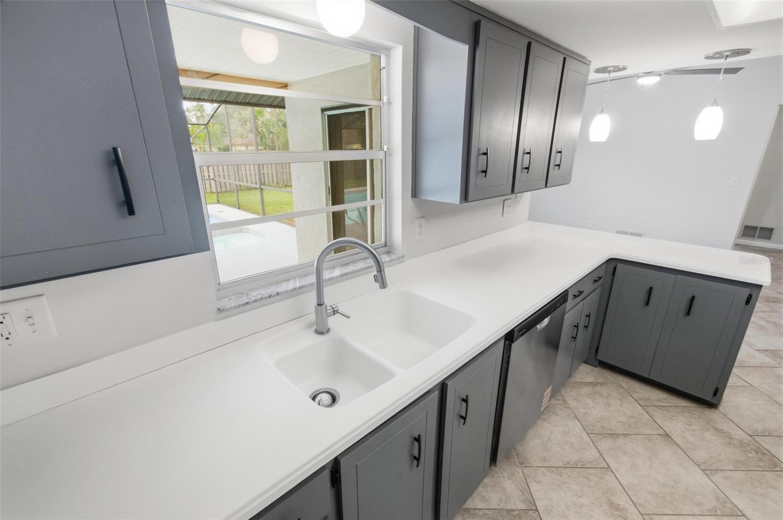 Image 36 of 65 For 7 Beechwood Lane