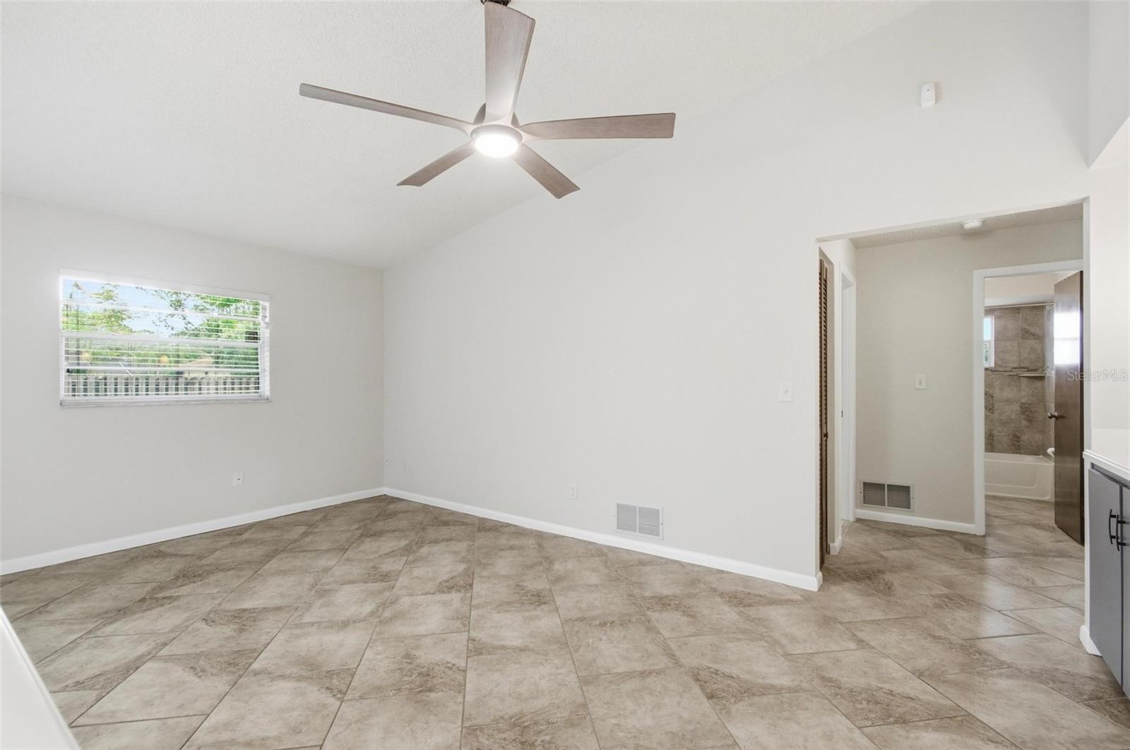 Image 38 of 65 For 7 Beechwood Lane