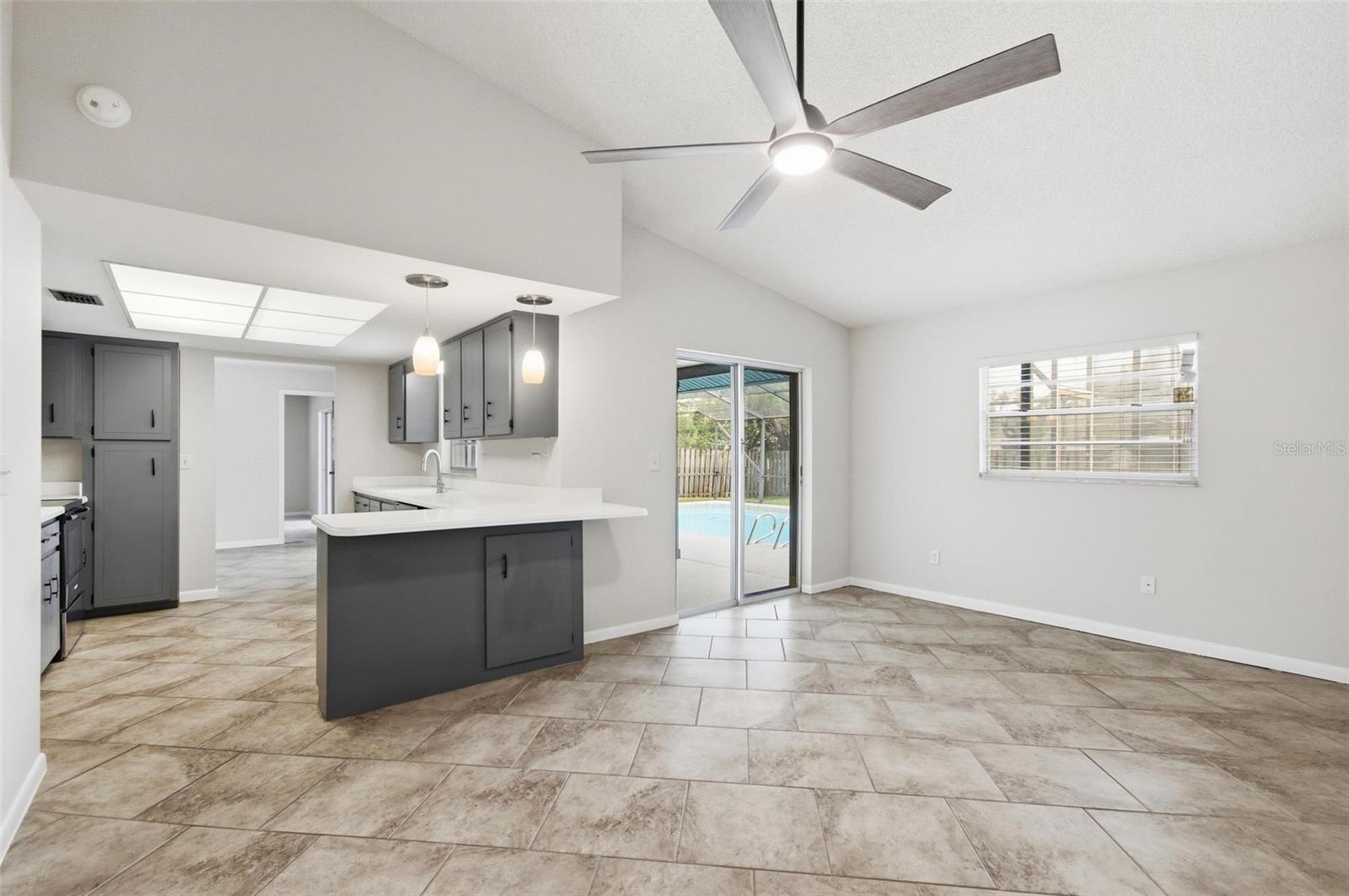 Image 40 of 65 For 7 Beechwood Lane