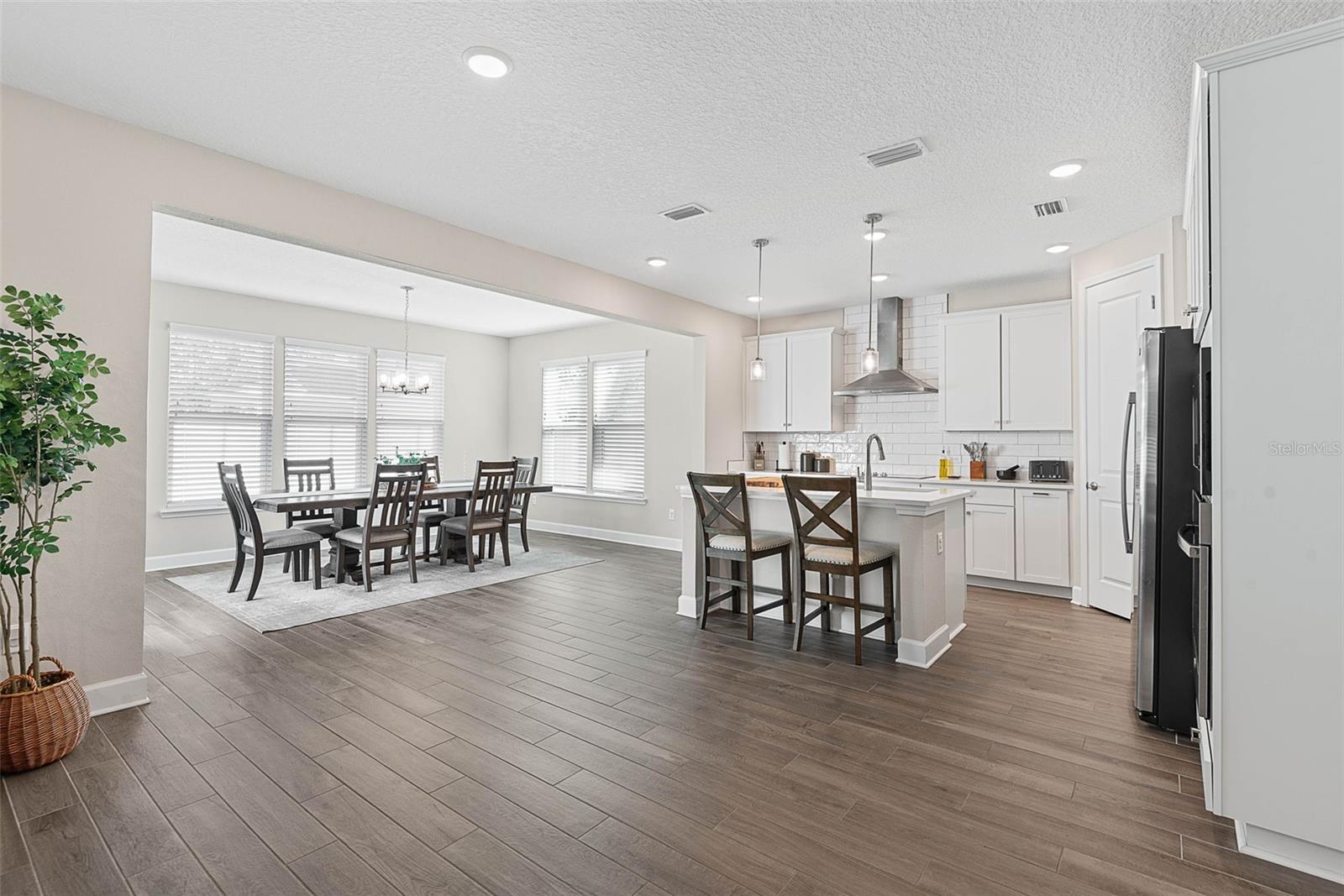 Image 17 of 63 For 42 Moana Court S