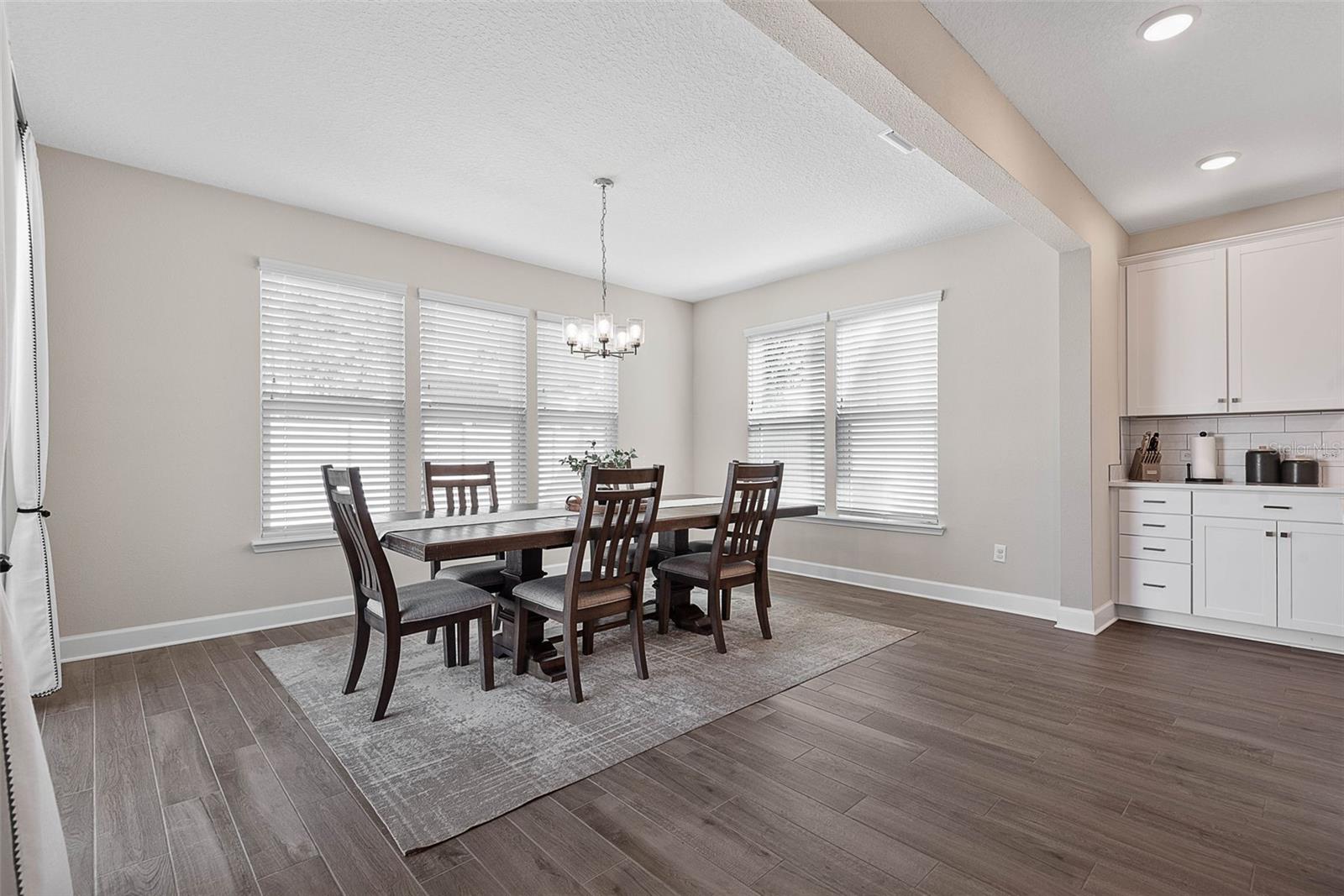 Image 19 of 63 For 42 Moana Court S