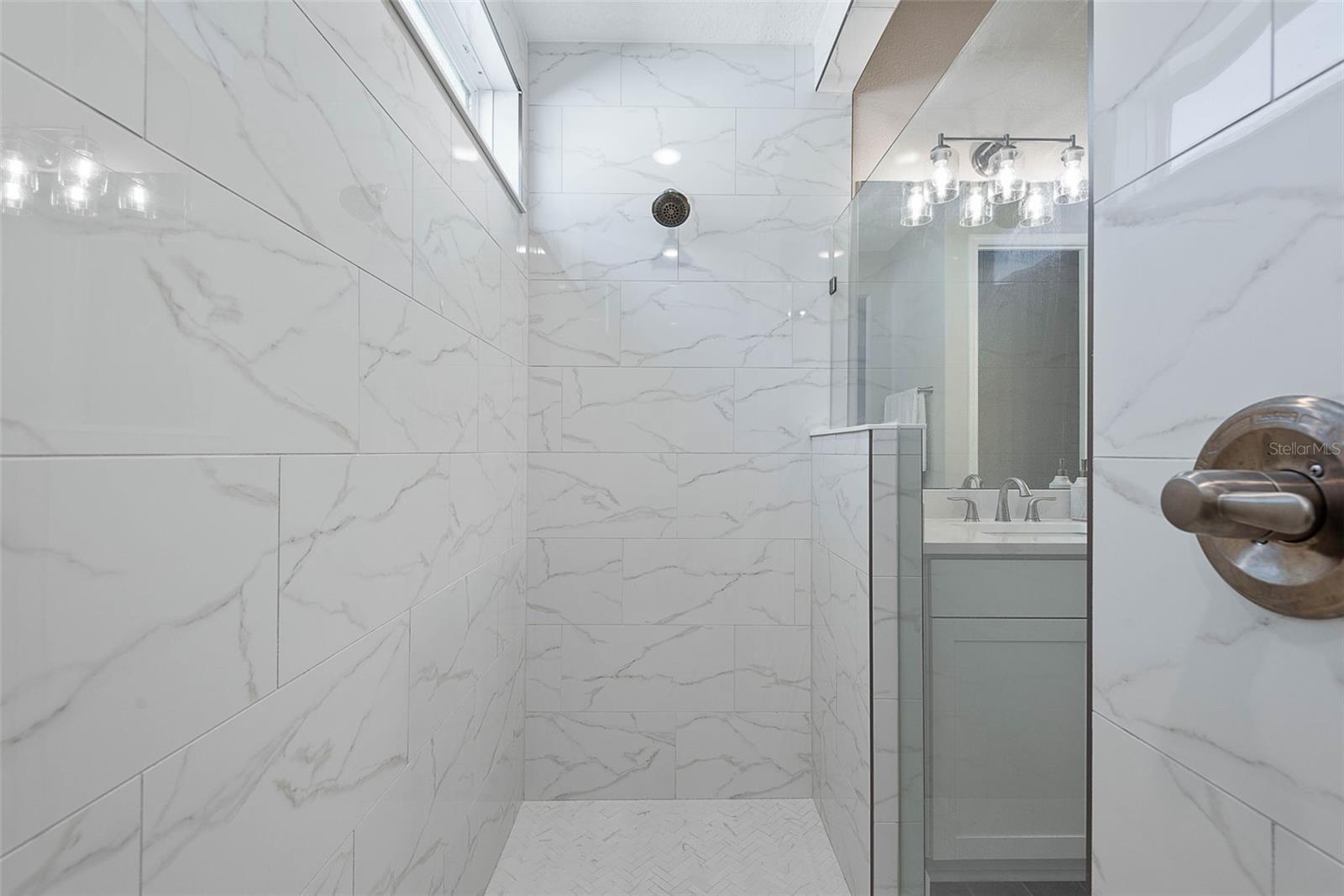 Image 28 of 63 For 42 Moana Court S