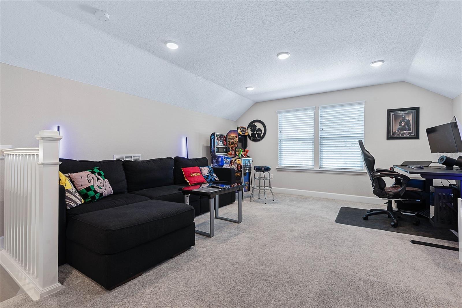 Image 38 of 63 For 42 Moana Court S