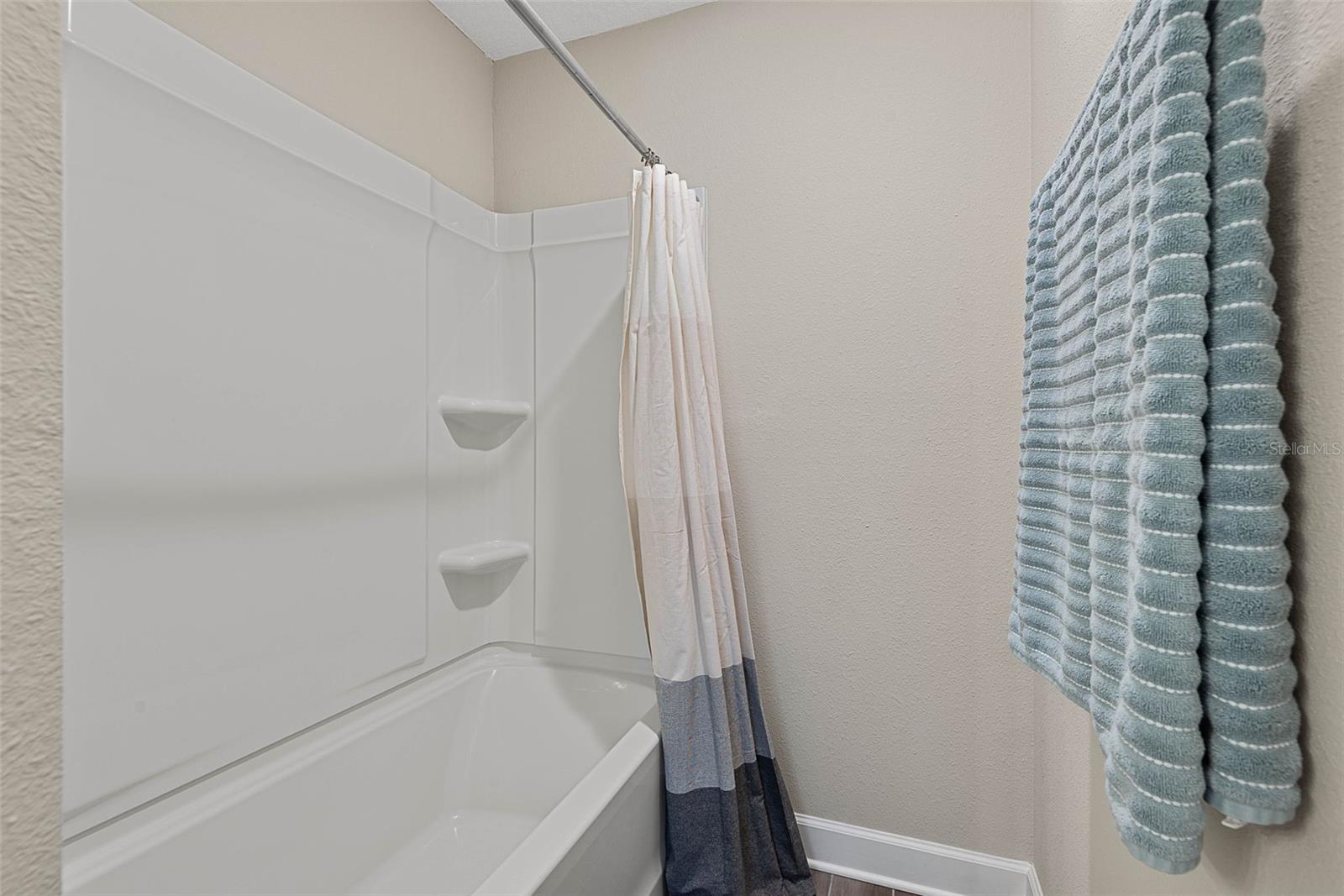 Image 42 of 63 For 42 Moana Court S