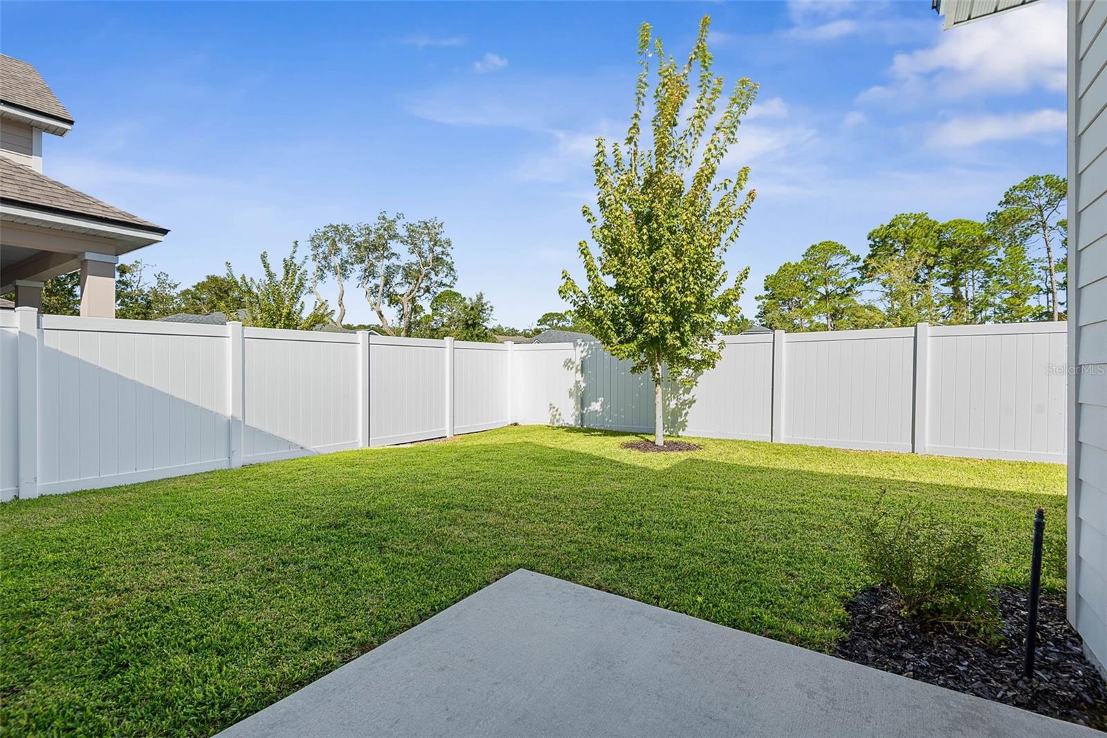 Image 44 of 63 For 42 Moana Court S