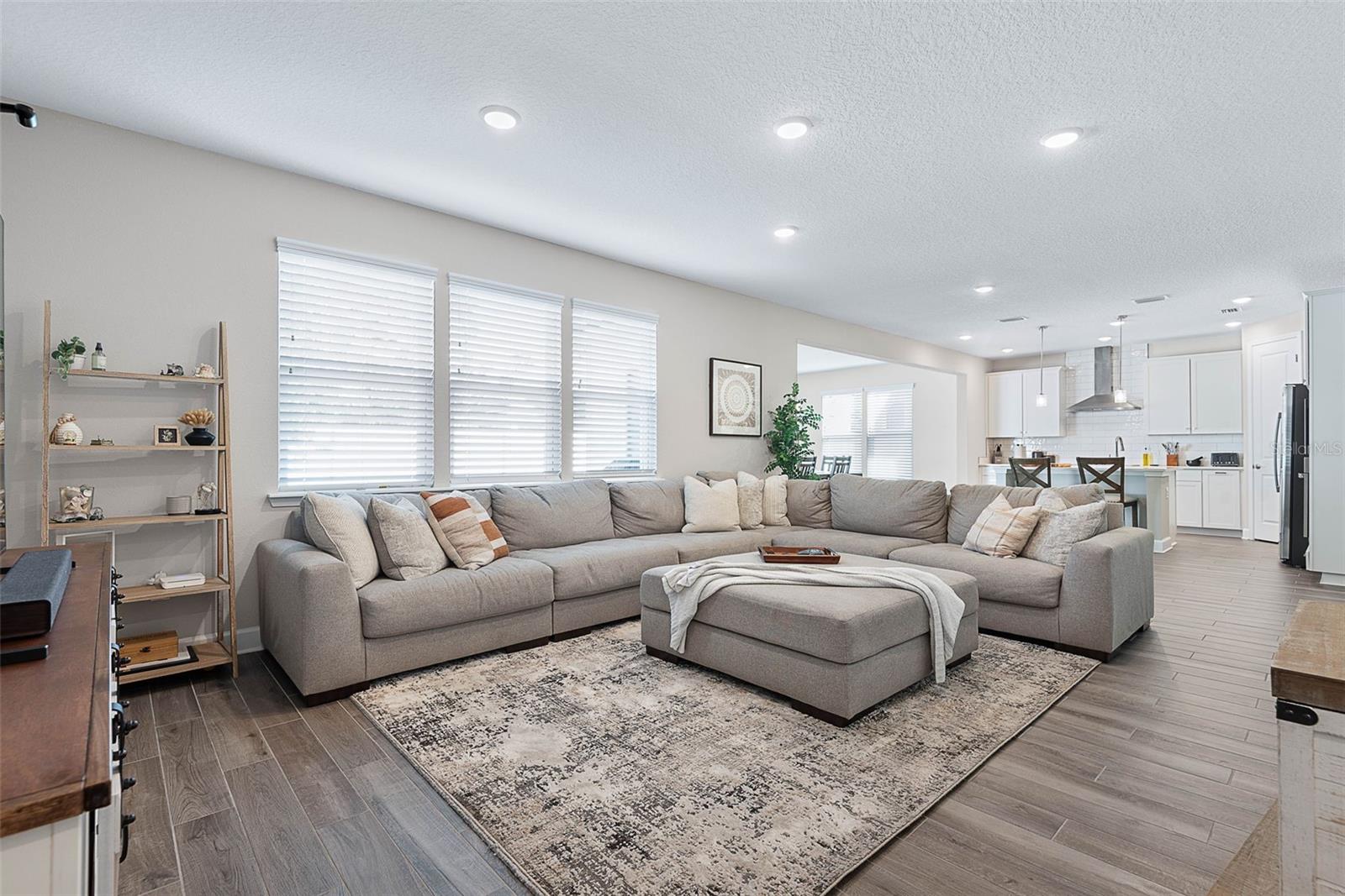 Image 8 of 63 For 42 Moana Court S