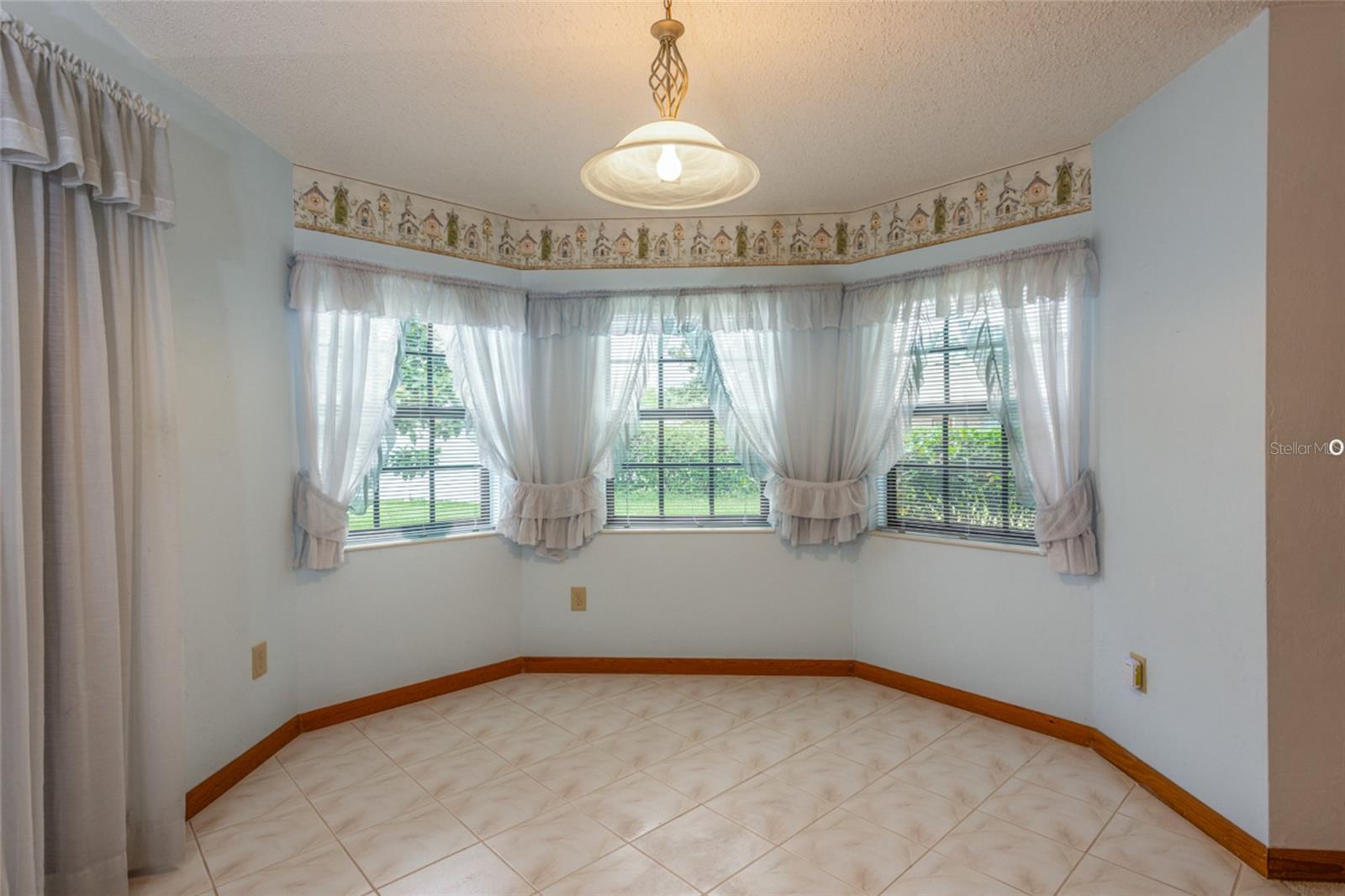 Image 11 of 41 For 17 Patchogue Lane