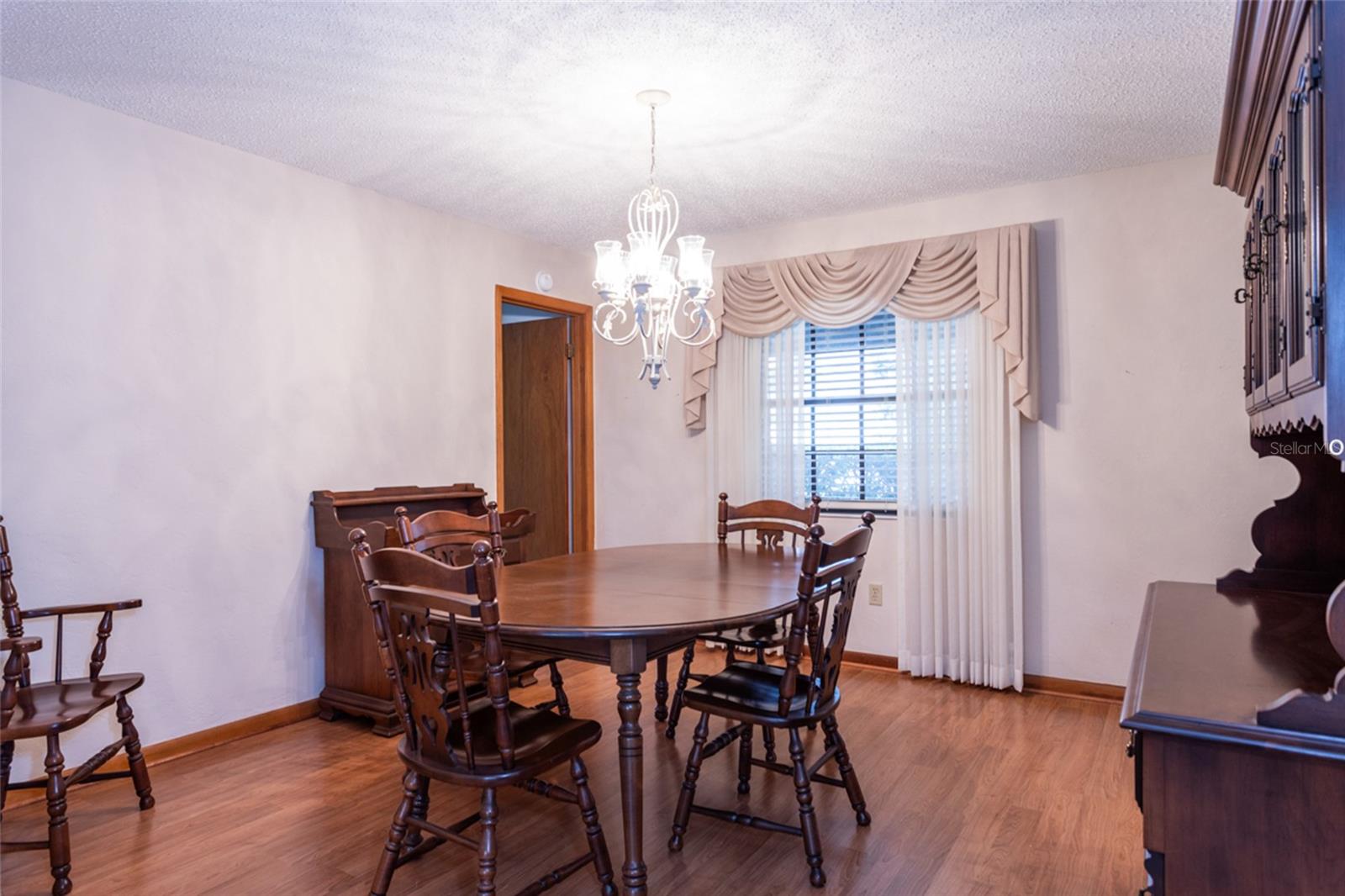 Image 18 of 41 For 17 Patchogue Lane