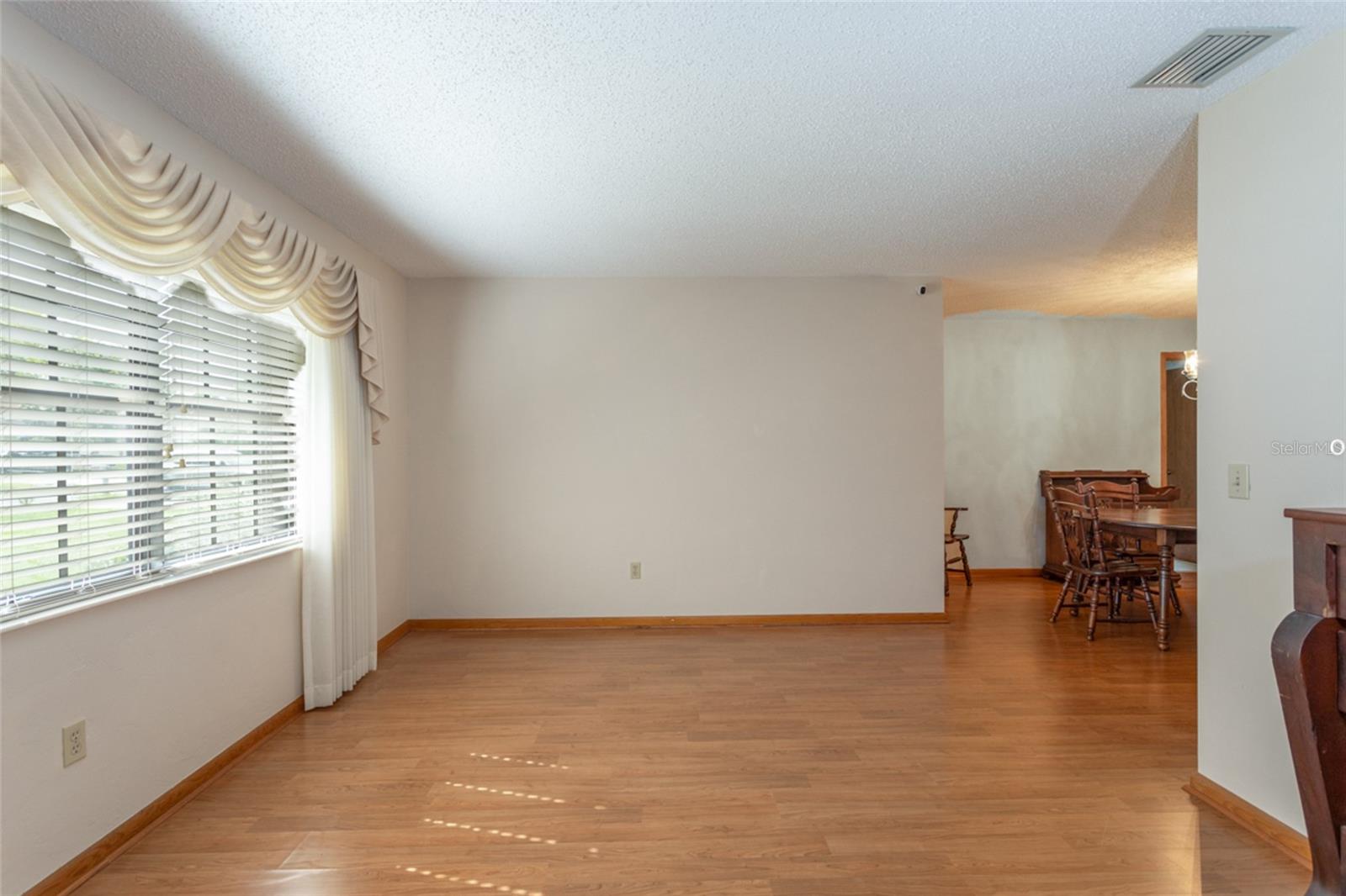 Image 20 of 41 For 17 Patchogue Lane