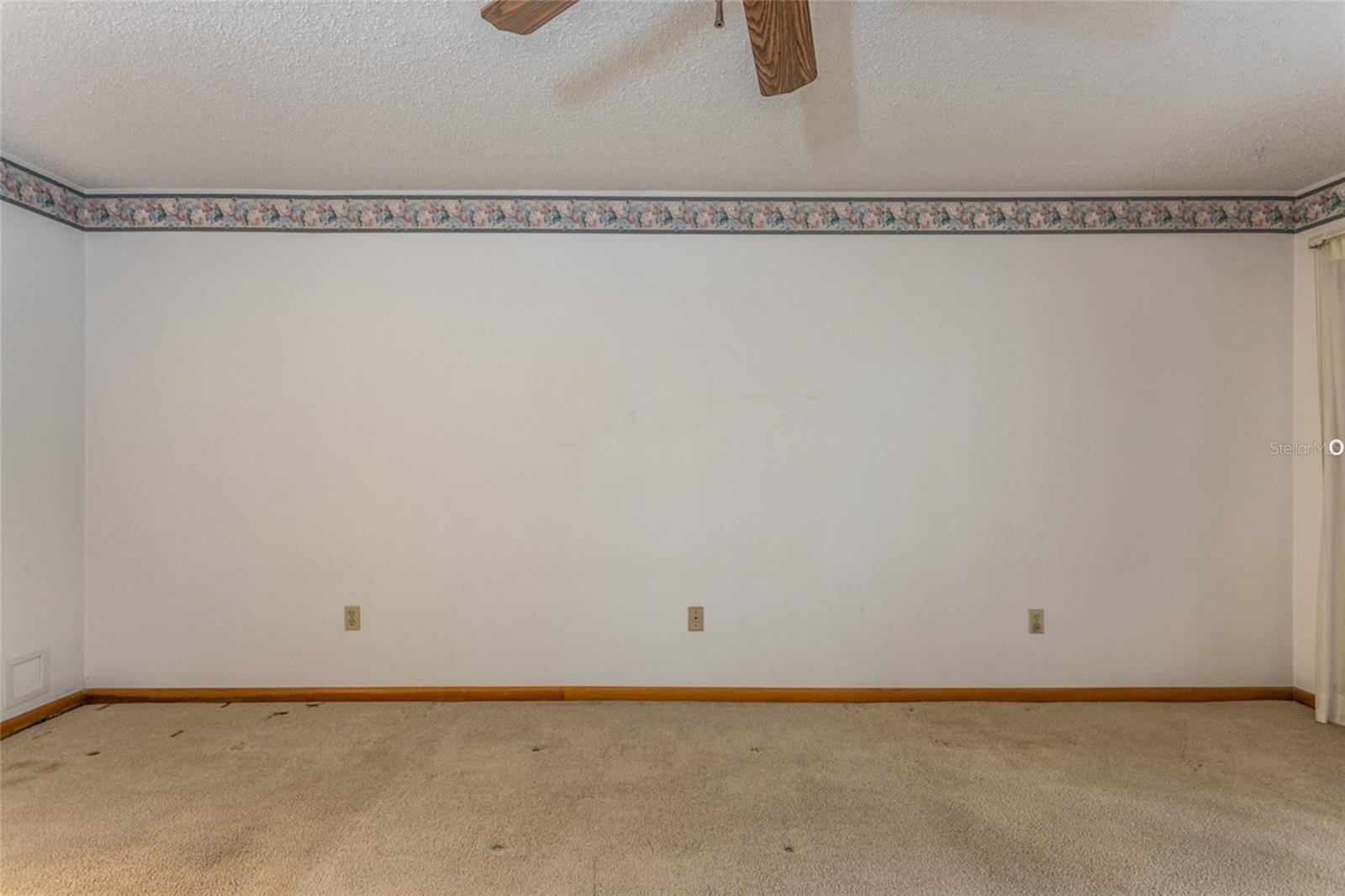 Image 25 of 41 For 17 Patchogue Lane