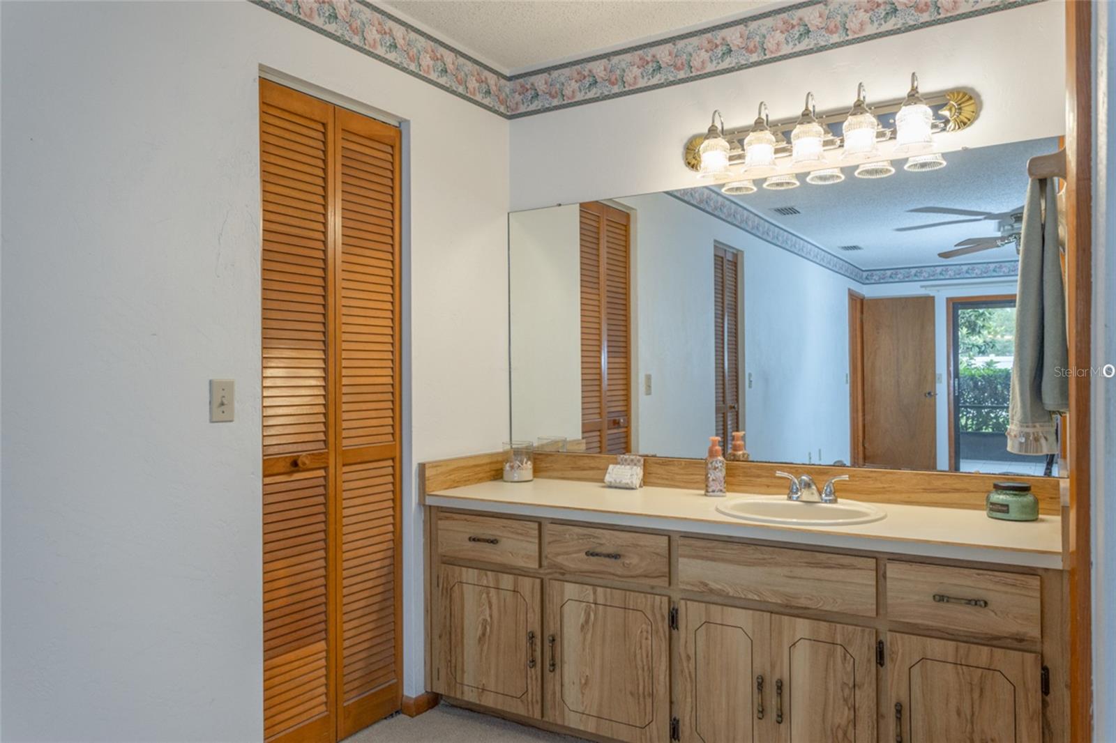 Image 27 of 41 For 17 Patchogue Lane