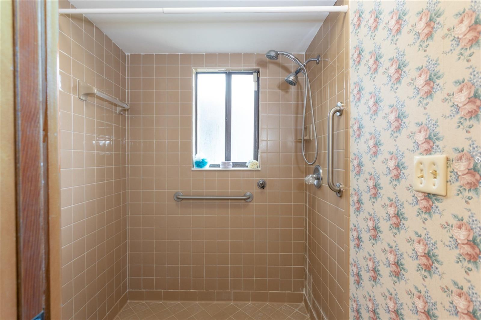 Image 28 of 41 For 17 Patchogue Lane