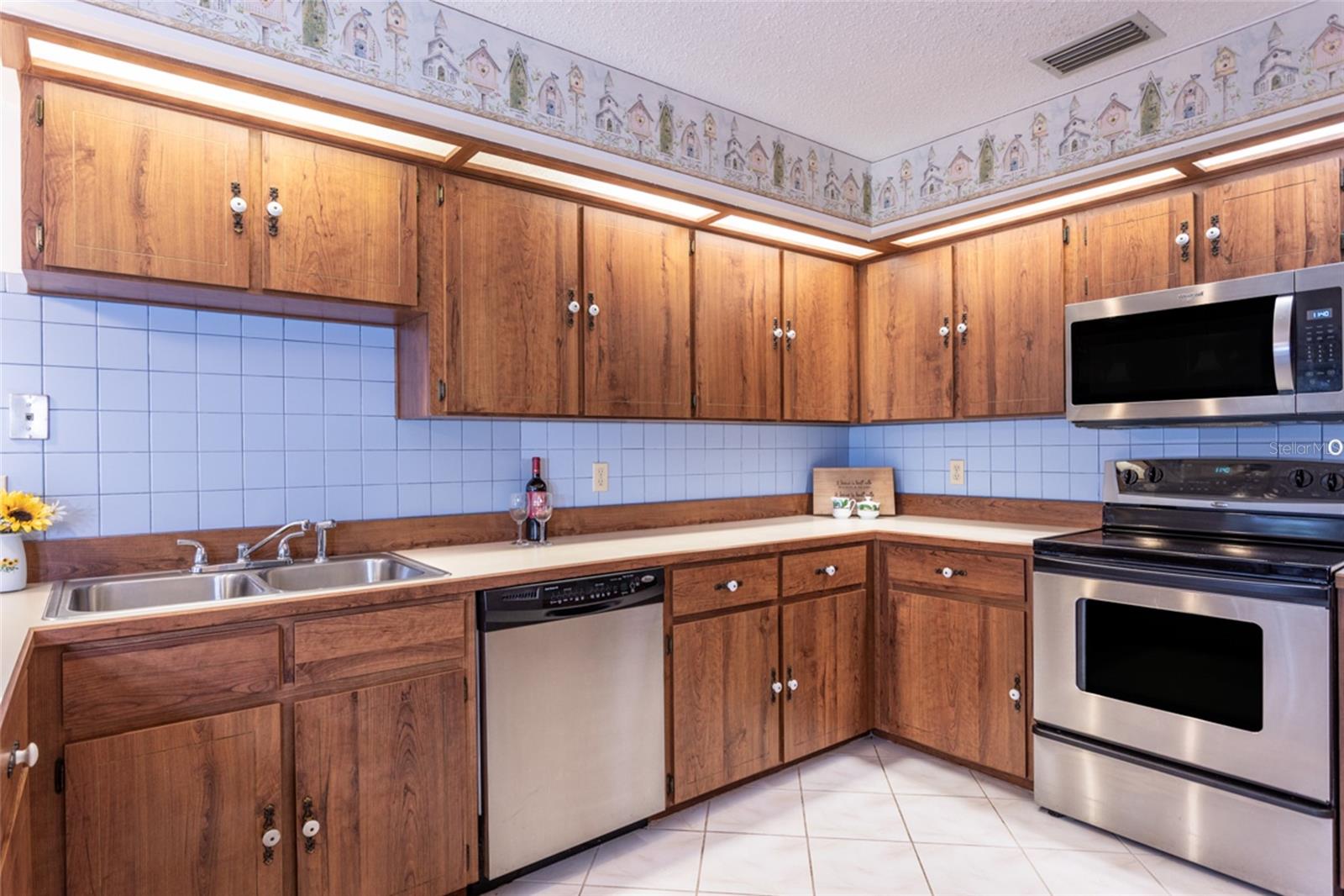 Image 6 of 41 For 17 Patchogue Lane