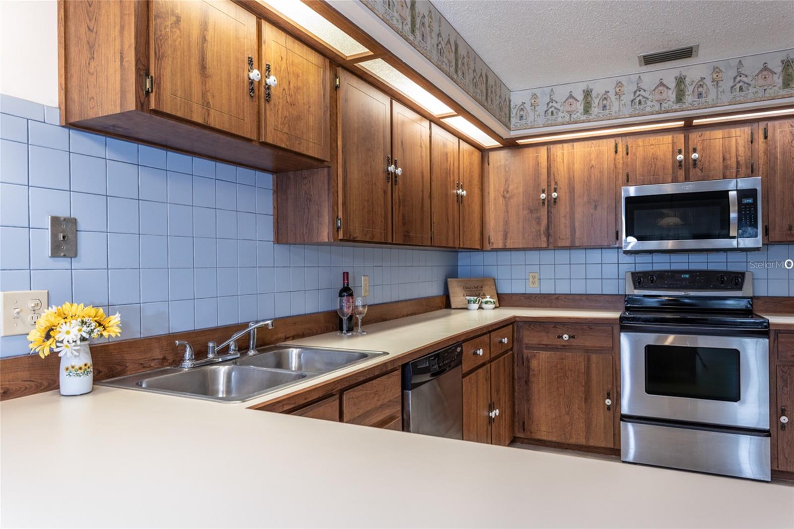 Image 9 of 41 For 17 Patchogue Lane