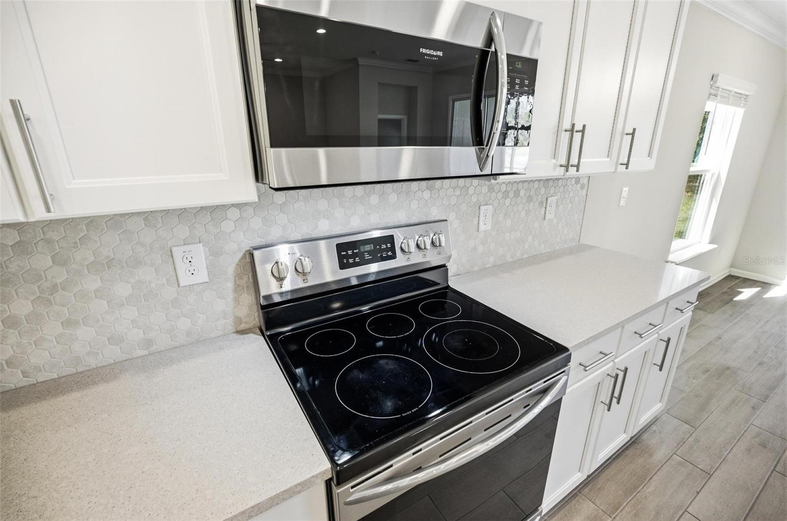 Image 4 of 70 For 83 Hummingbird Court