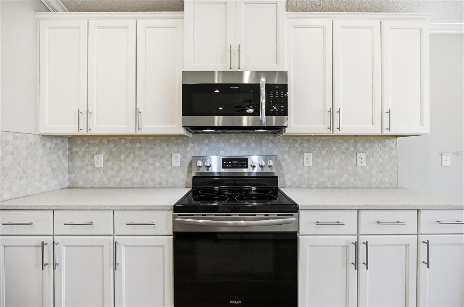 Image 5 of 70 For 83 Hummingbird Court