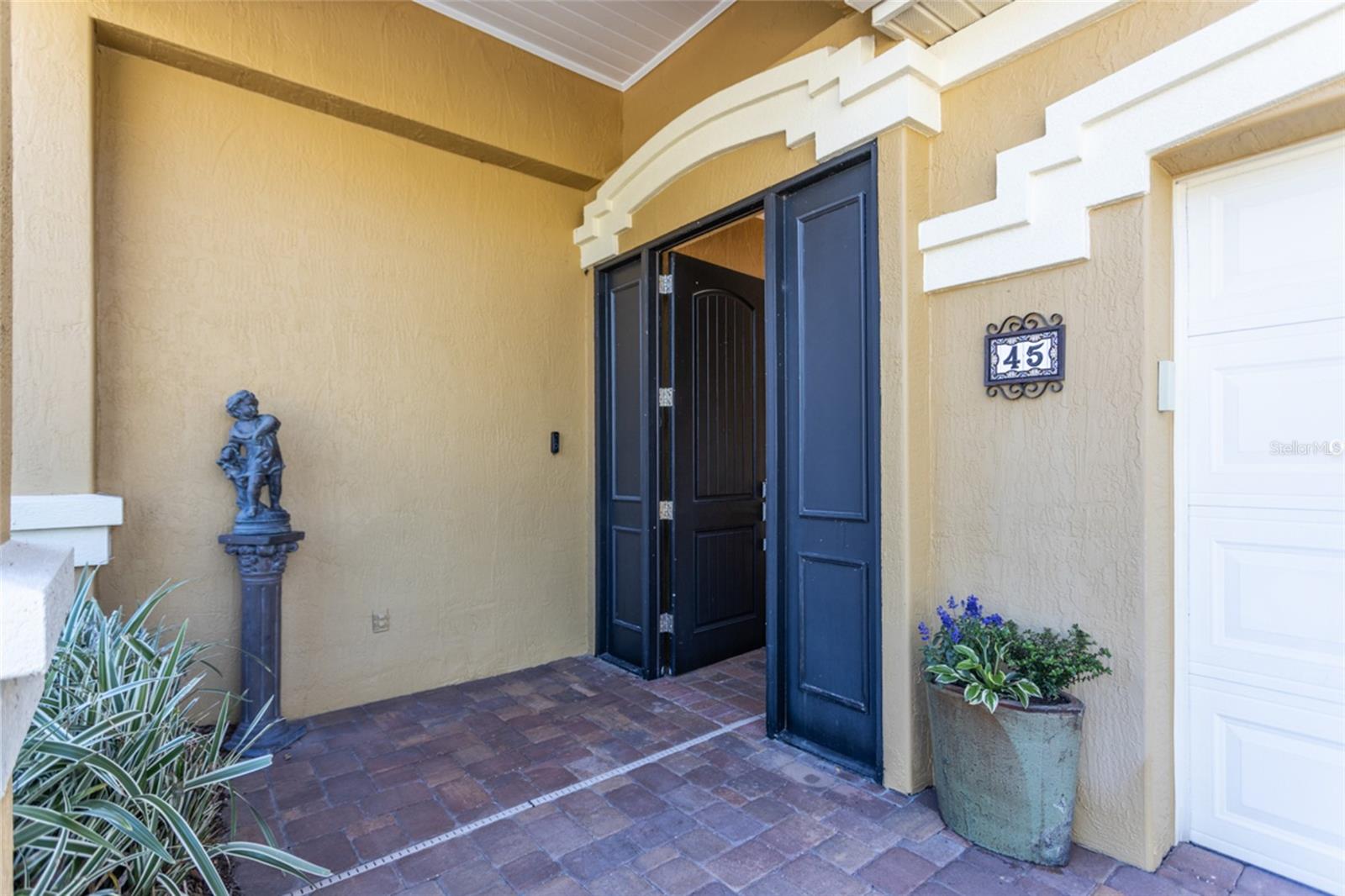 Image 3 of 40 For 45 Kingfisher Lane