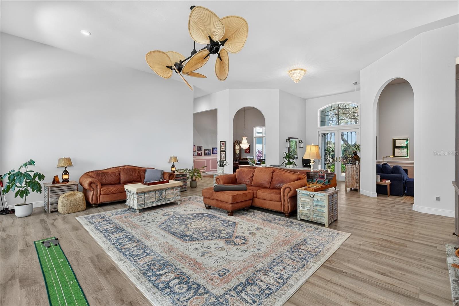 Image 10 of 79 For 13 Anastasia Court