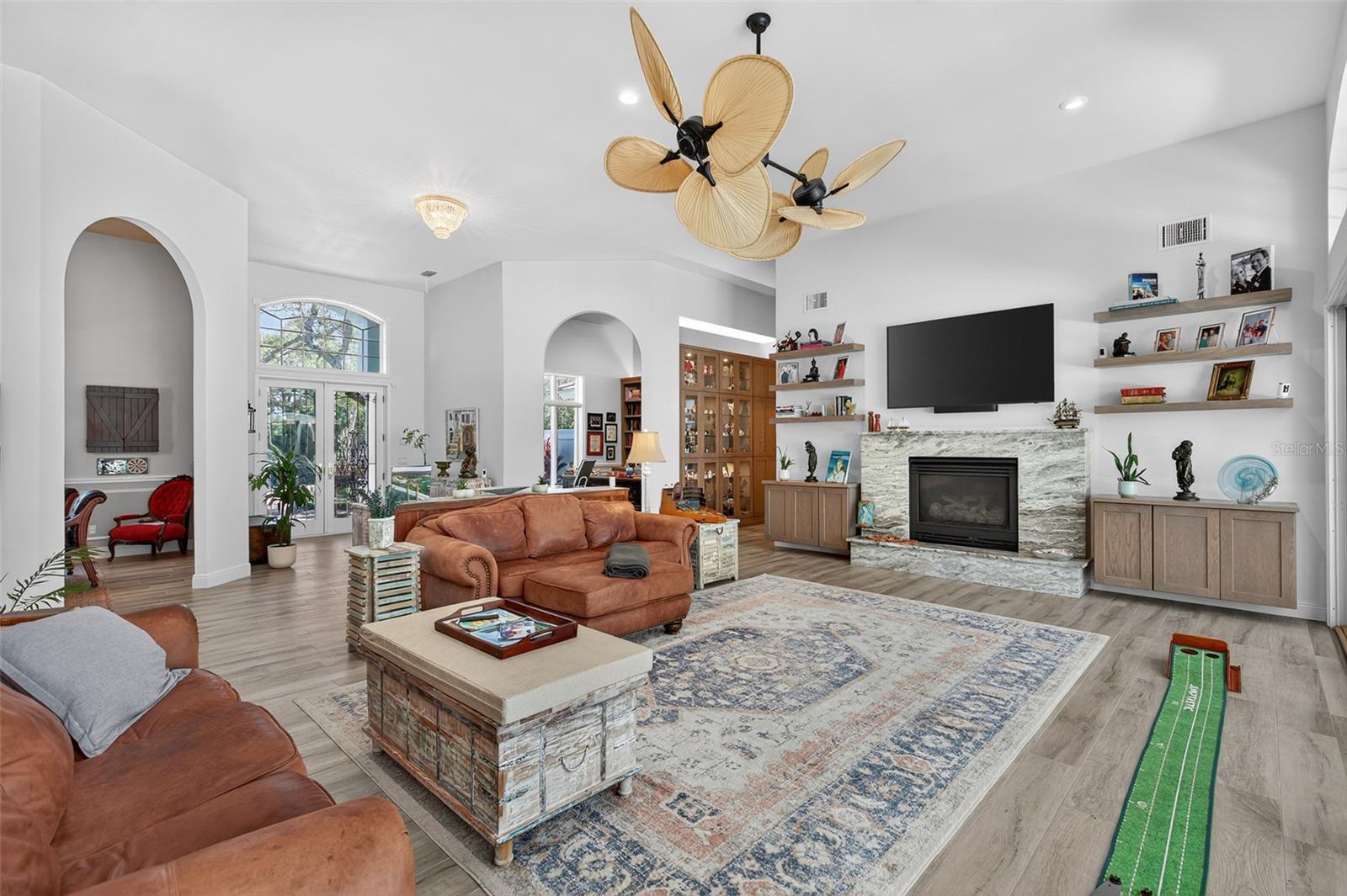 Image 11 of 79 For 13 Anastasia Court