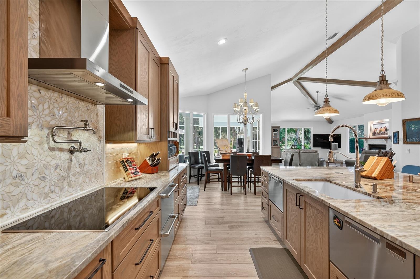 Image 28 of 79 For 13 Anastasia Court