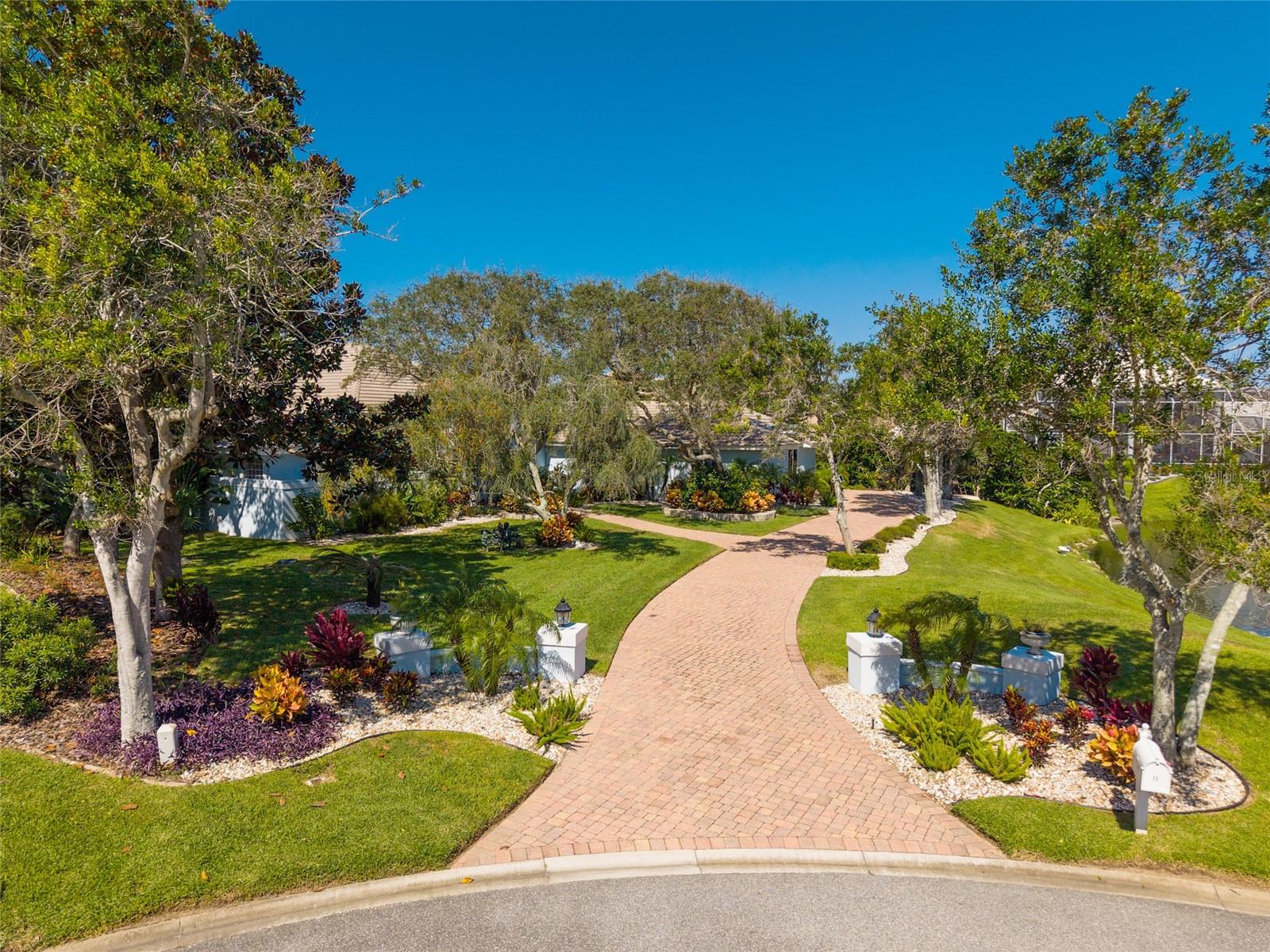 Image 5 of 79 For 13 Anastasia Court