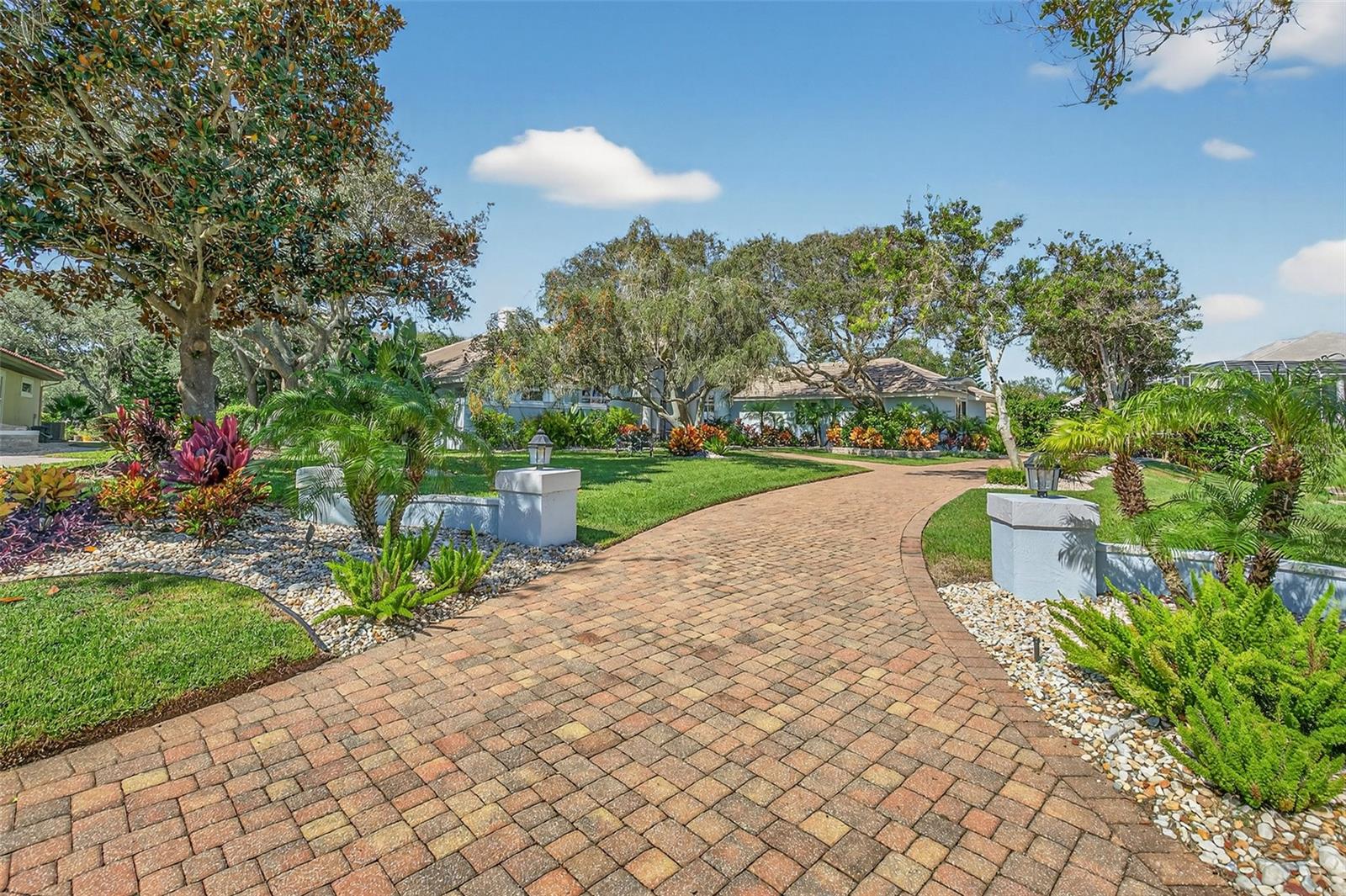 Image 58 of 79 For 13 Anastasia Court