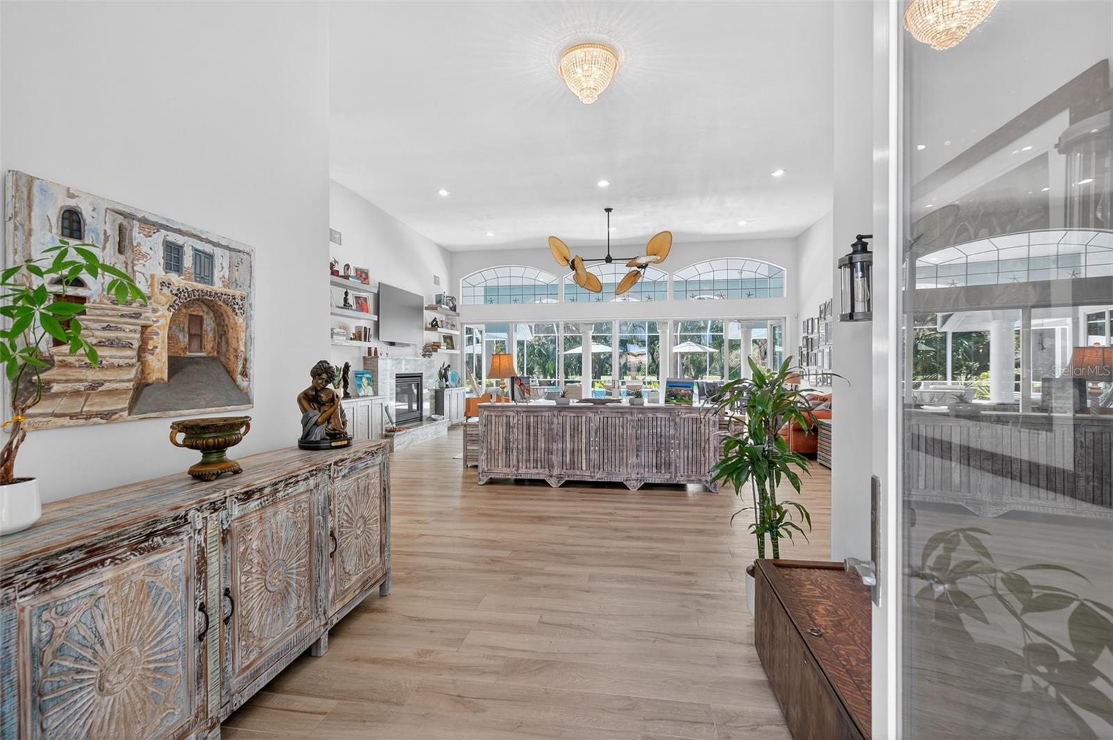 Image 6 of 79 For 13 Anastasia Court