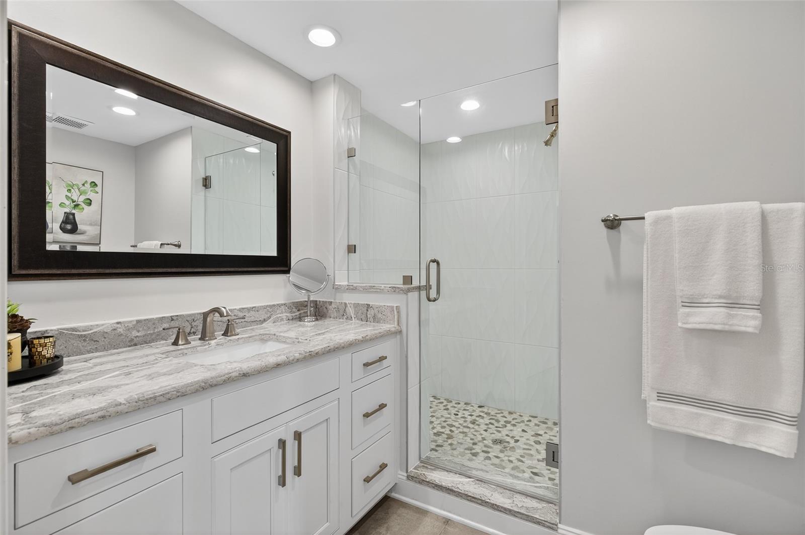 Image 32 of 72 For 7 Avenue De La Mer  201