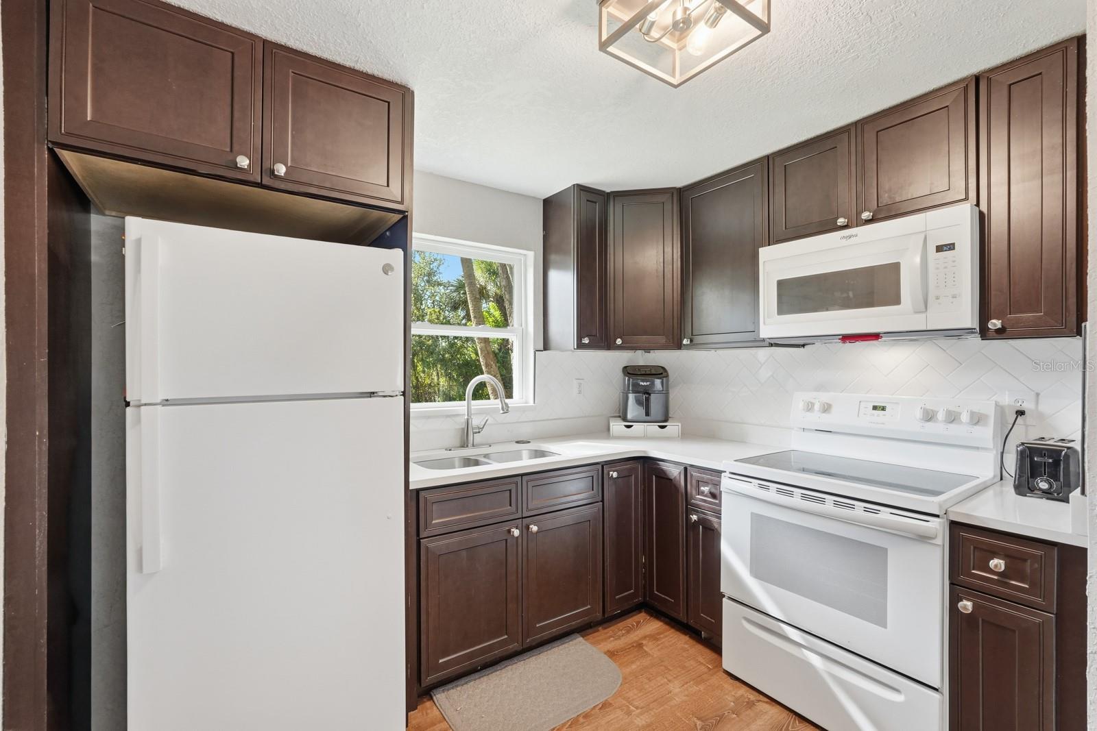 Image 10 of 34 For 464 Palmetto Street