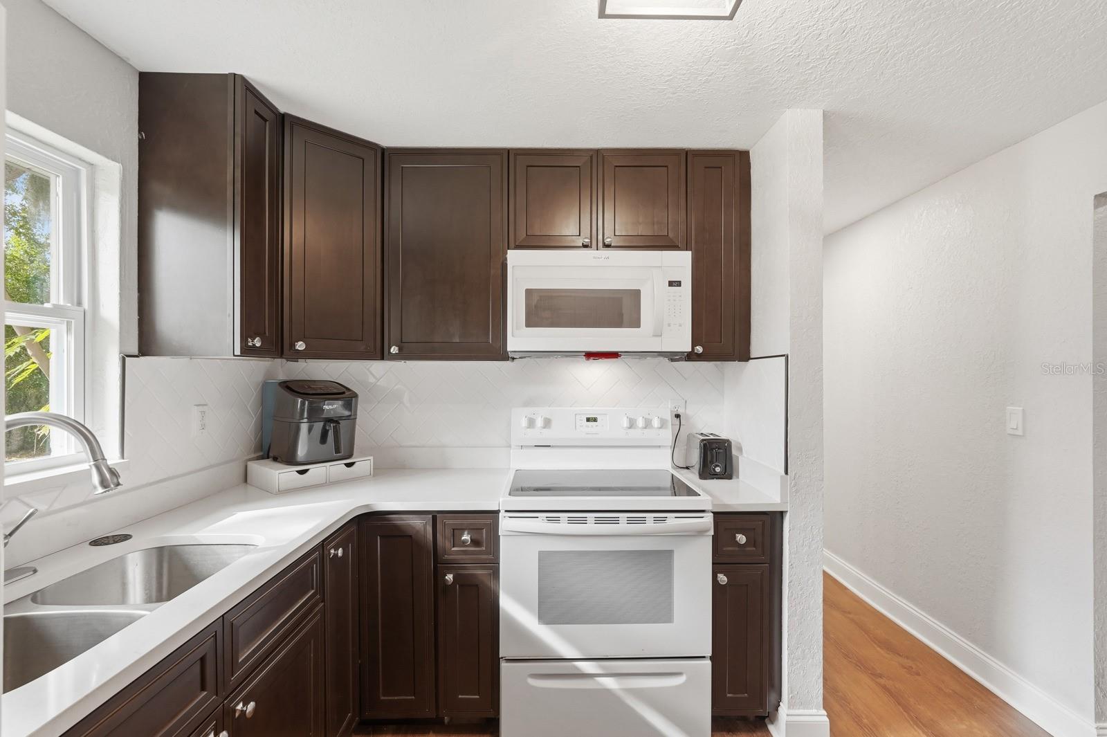 Image 11 of 34 For 464 Palmetto Street