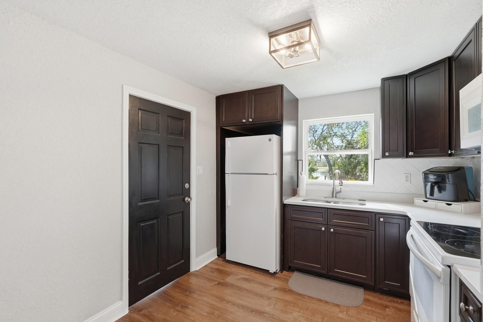 Image 9 of 34 For 464 Palmetto Street