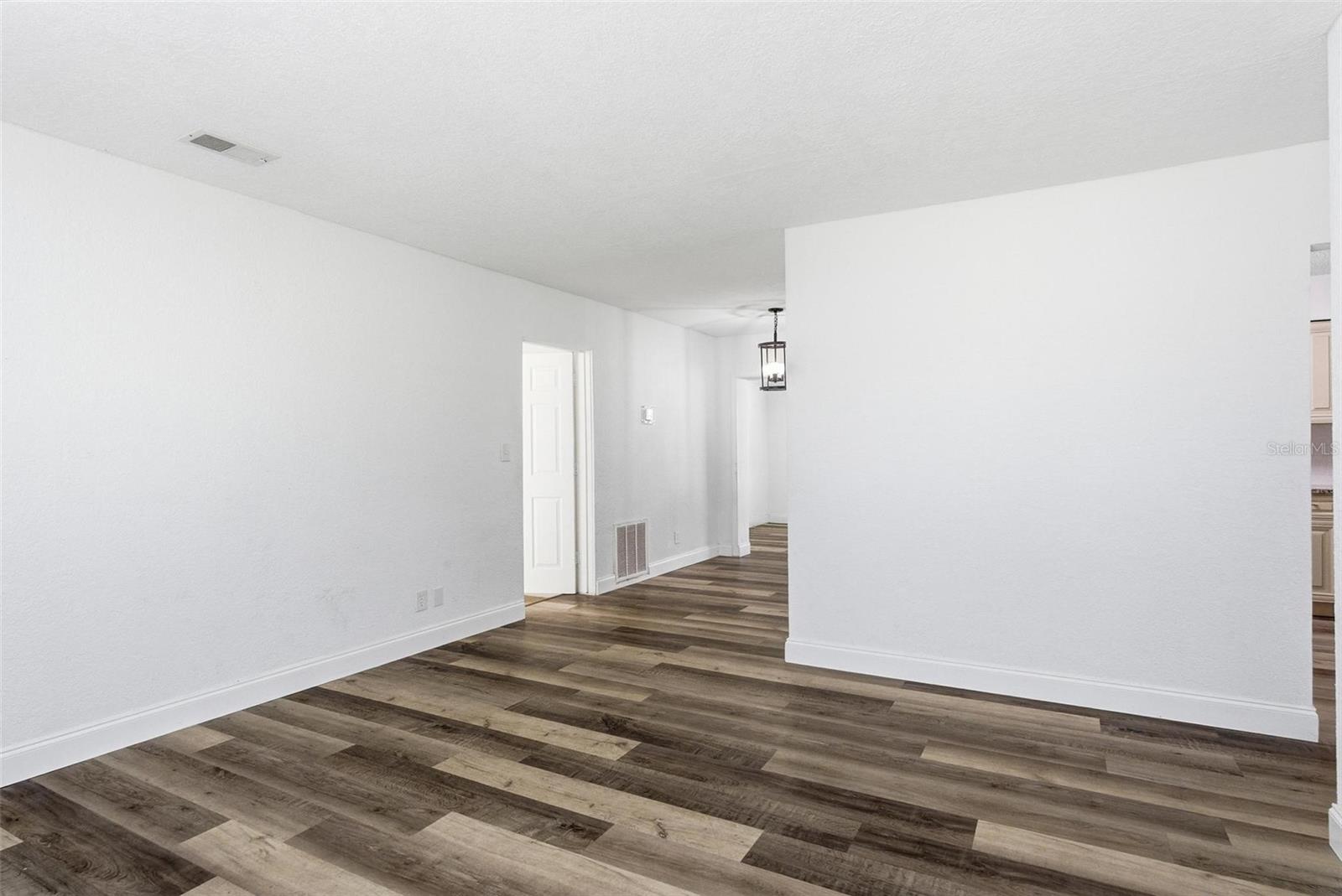 Image 14 of 53 For 1598 3rd Street