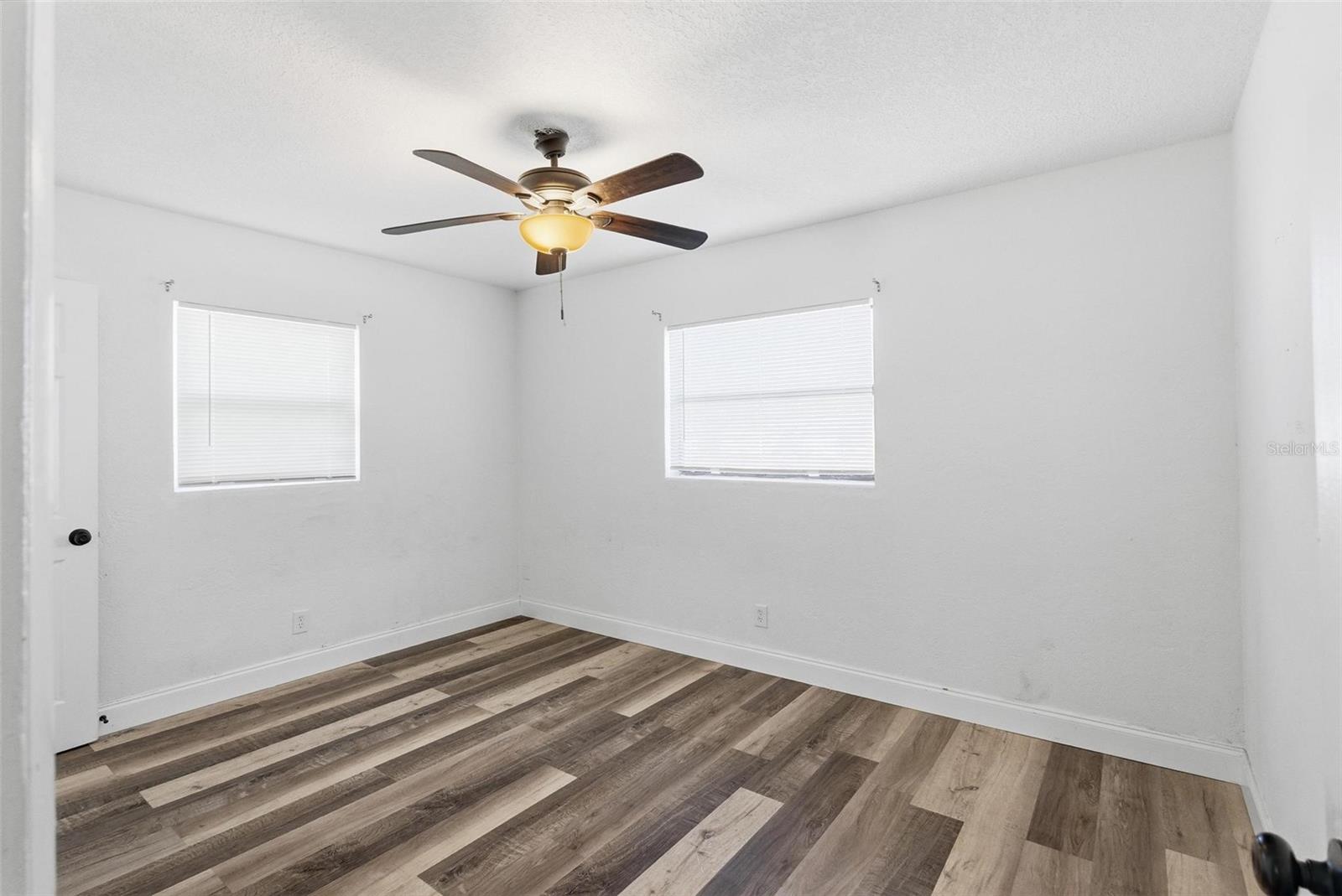 Image 16 of 53 For 1598 3rd Street