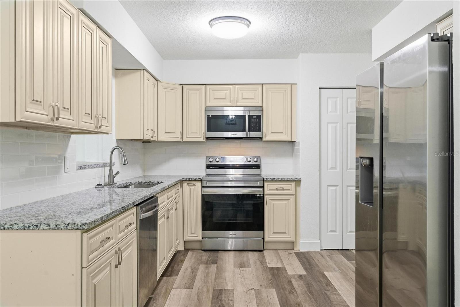 Image 2 of 53 For 1598 3rd Street