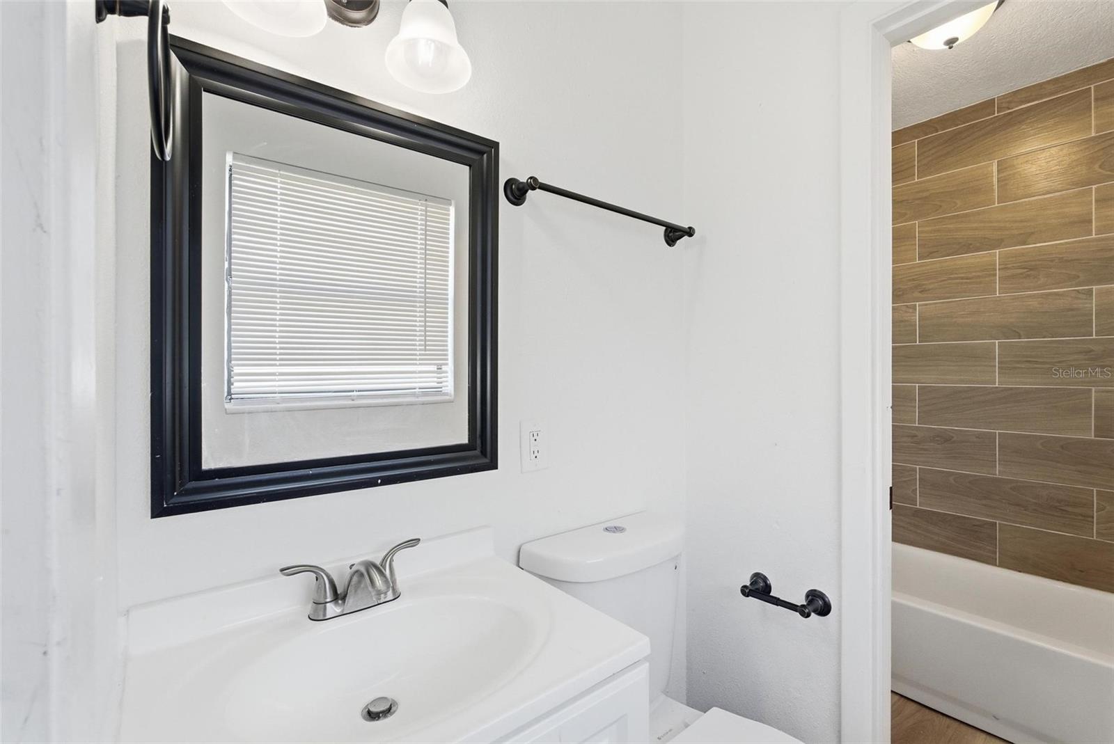 Image 21 of 53 For 1598 3rd Street