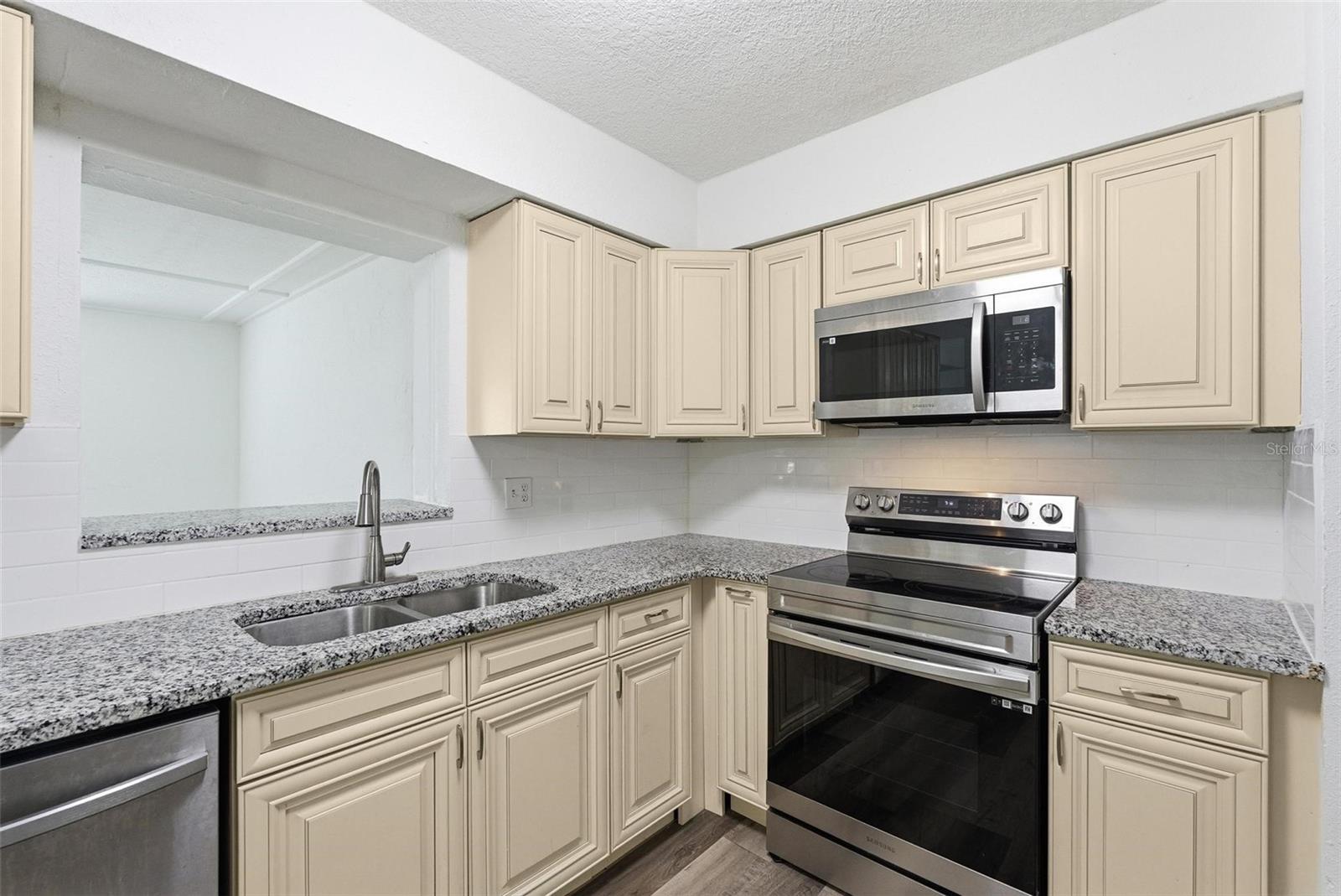 Image 3 of 53 For 1598 3rd Street