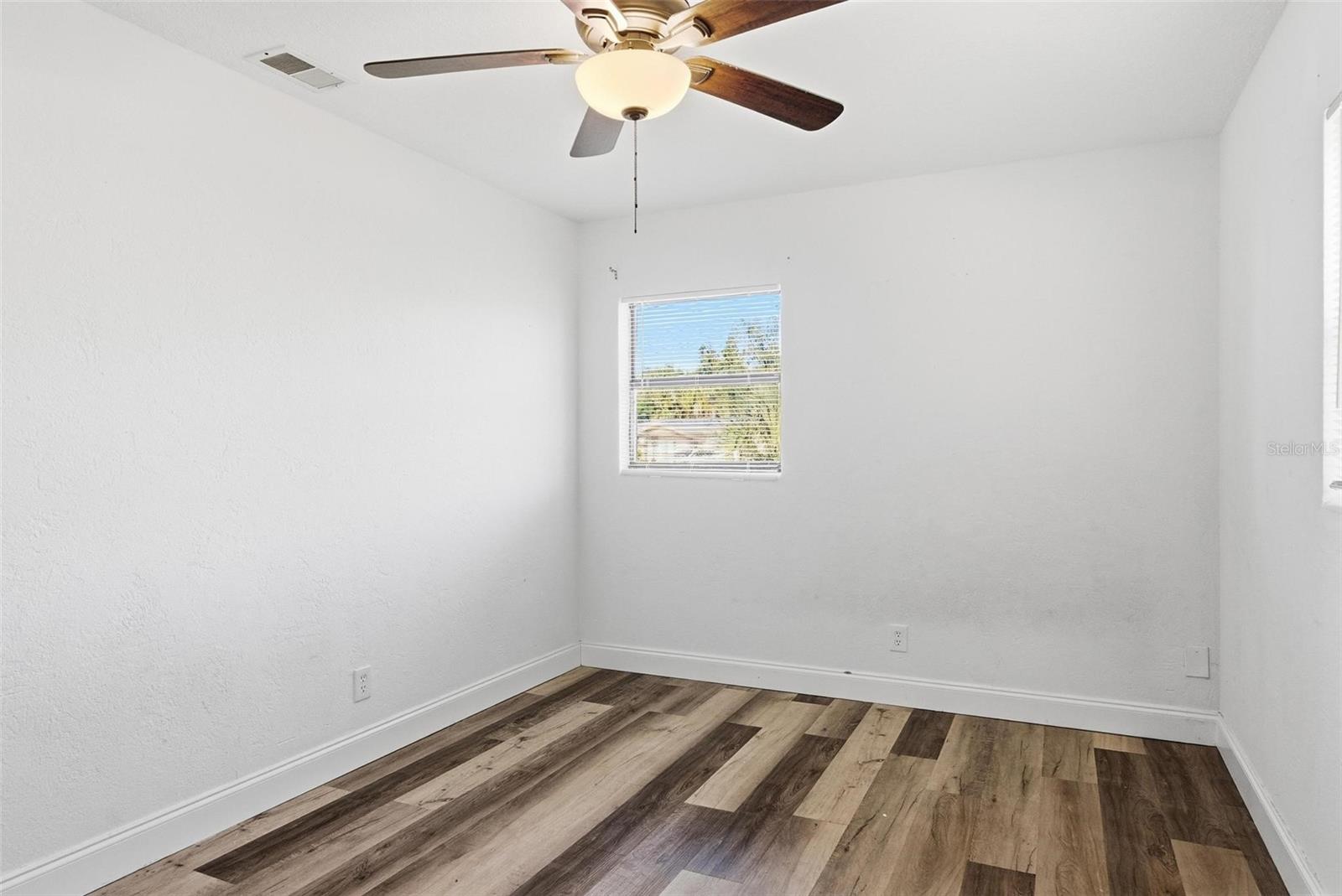 Image 31 of 53 For 1598 3rd Street