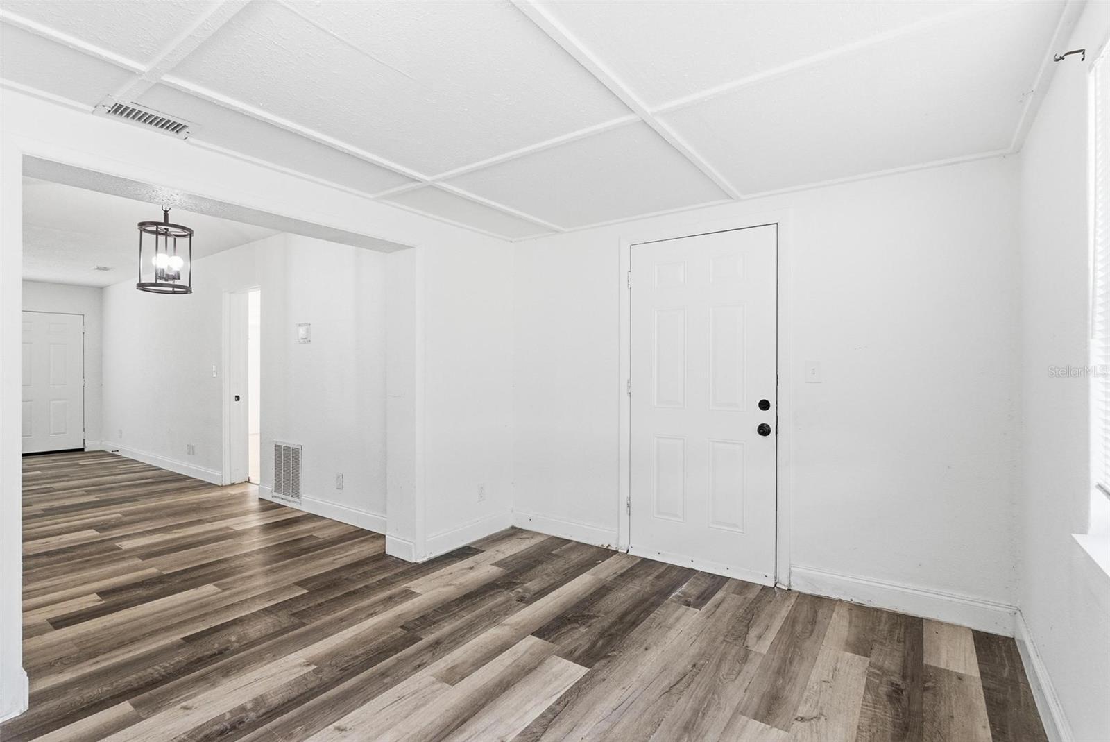 Image 37 of 53 For 1598 3rd Street