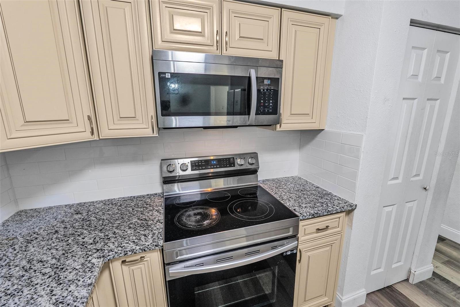 Image 4 of 53 For 1598 3rd Street