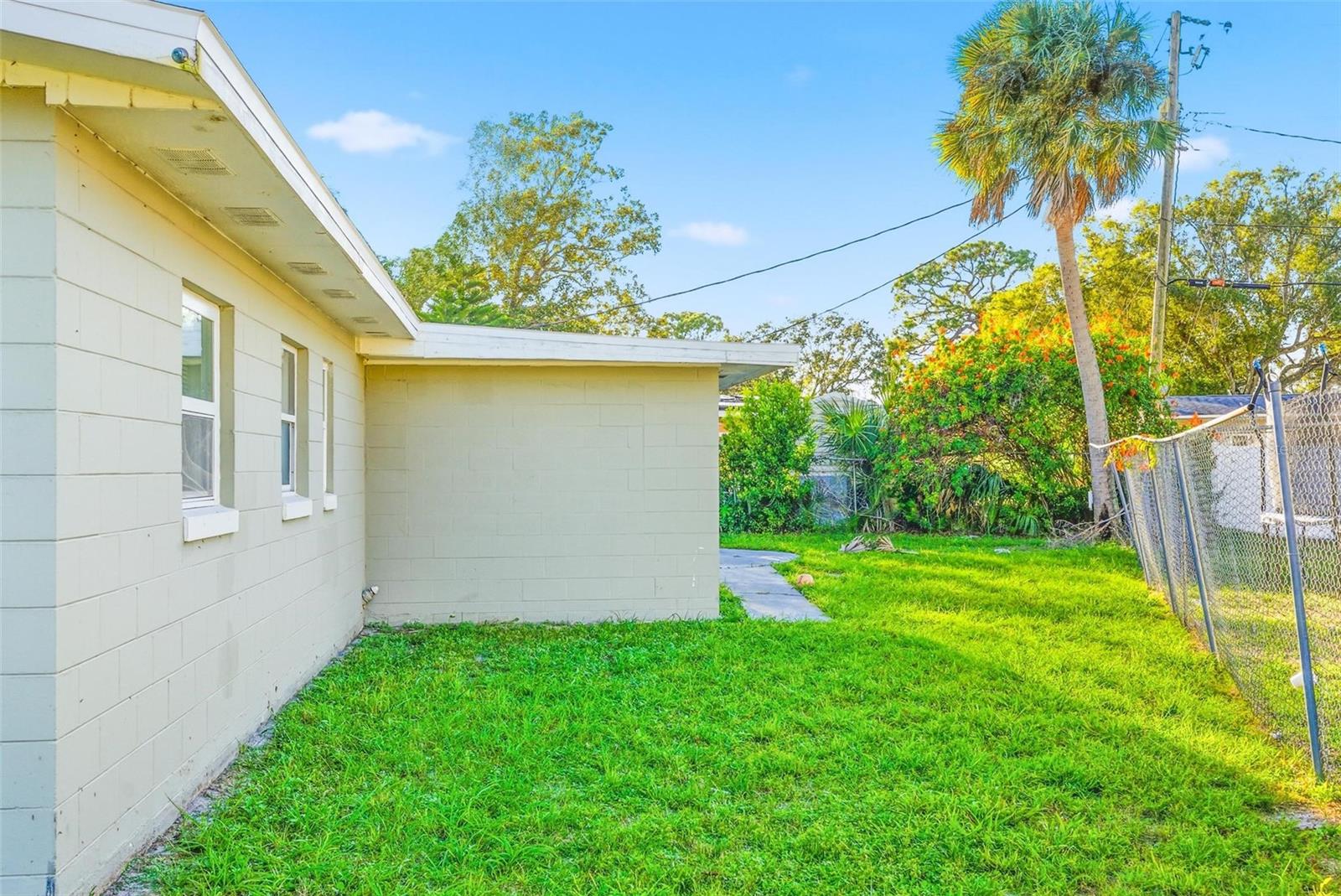 Image 43 of 53 For 1598 3rd Street