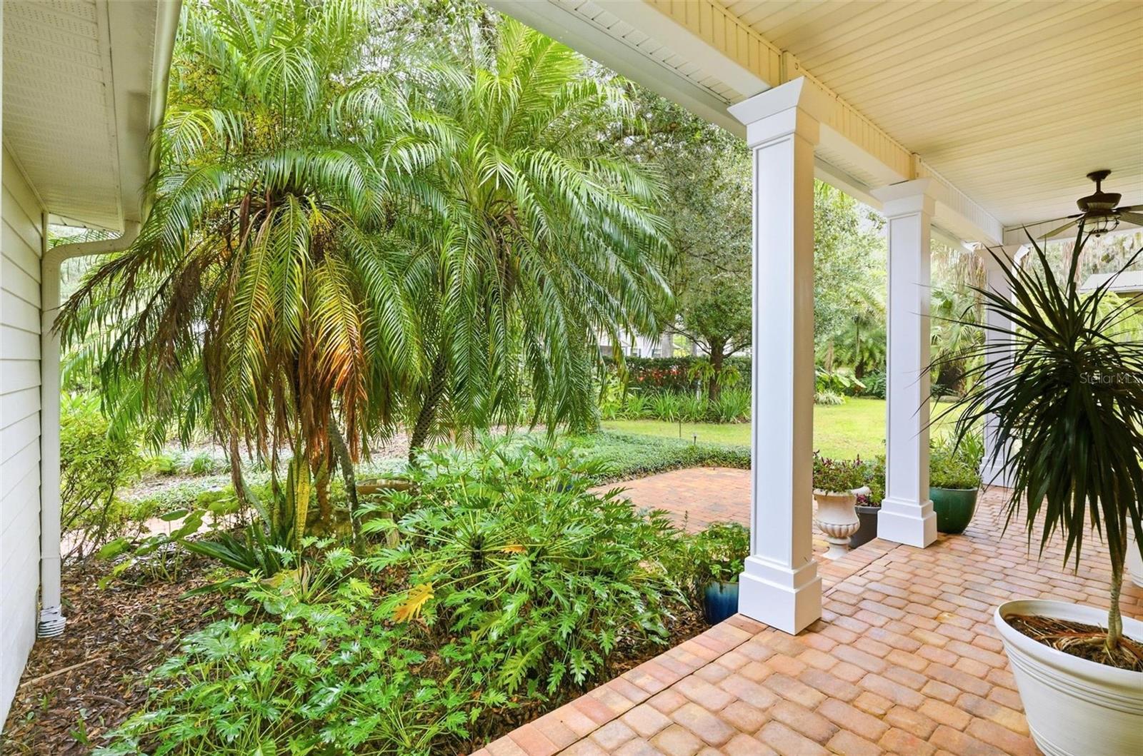 Image 3 of 100 For 10 Pamela Parkway