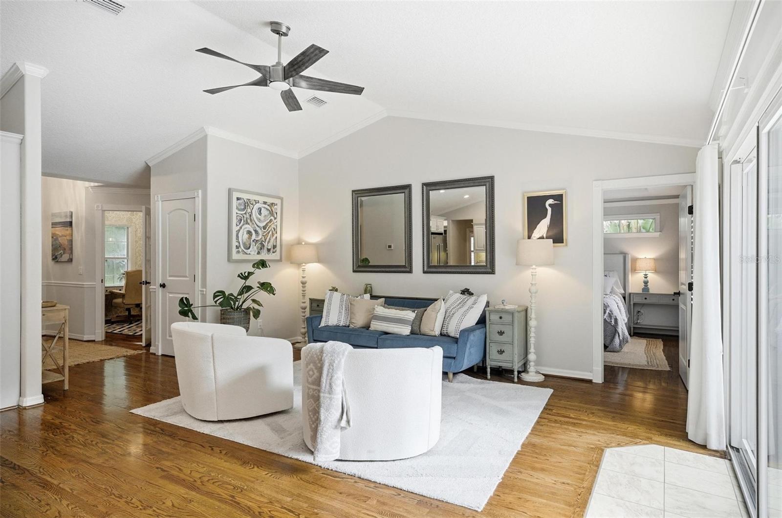 Image 34 of 100 For 10 Pamela Parkway